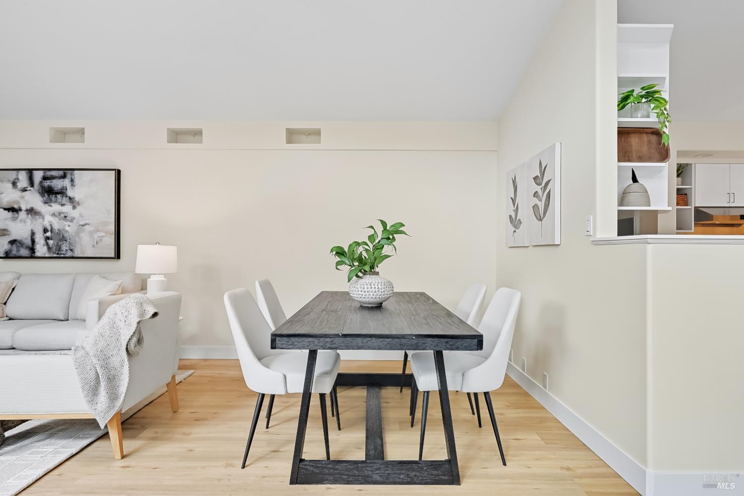 Detail Gallery Image 16 of 49 For 239 Valparaiso Ave, Cotati,  CA 94931 - 3 Beds | 2 Baths