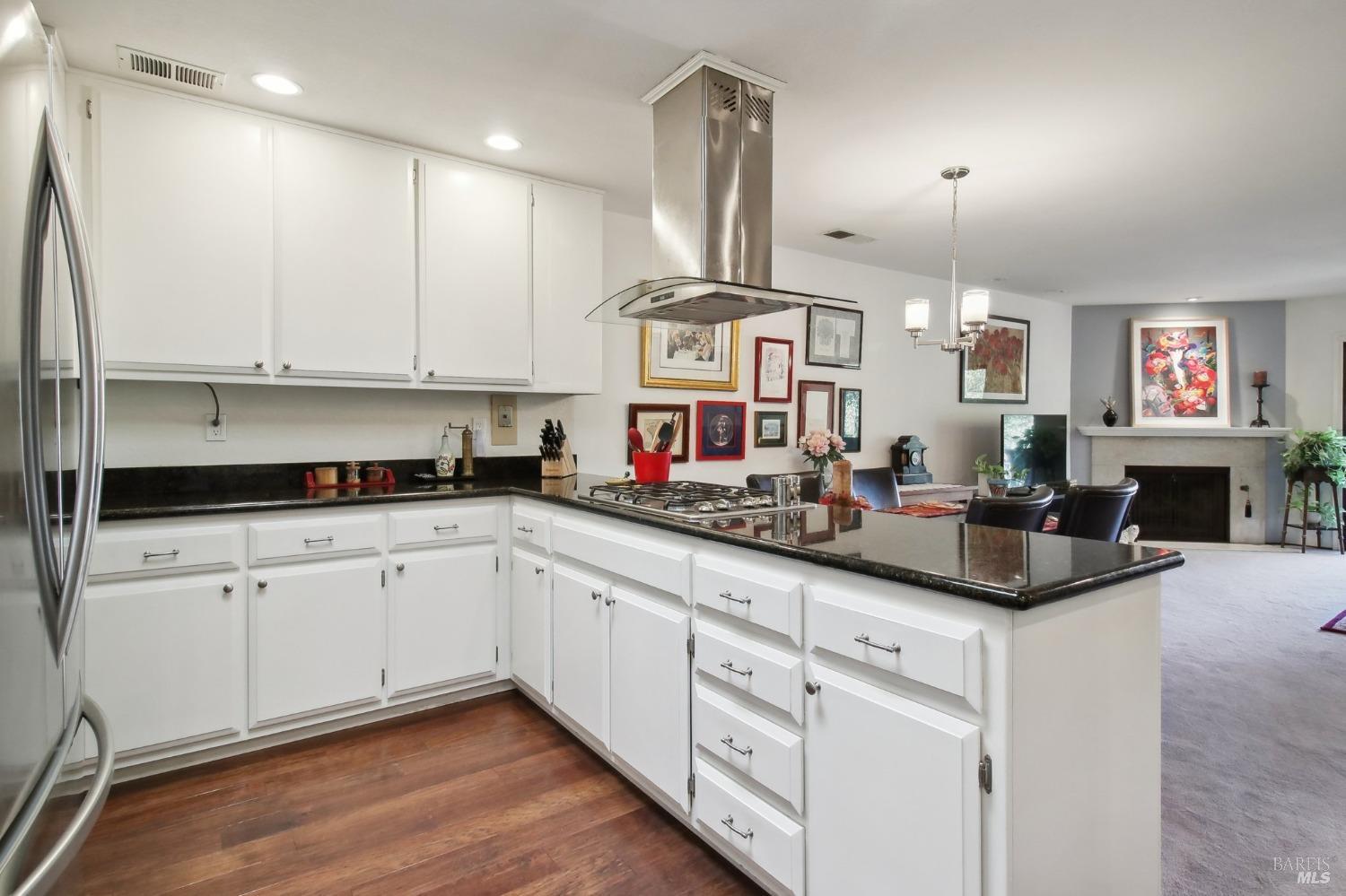 Detail Gallery Image 9 of 34 For 1240 Peppertree Cir, Saint Helena,  CA 94574 - 2 Beds | 2 Baths