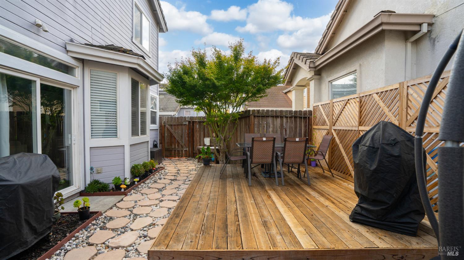 Detail Gallery Image 36 of 36 For 1407 Woodside Cir, Petaluma,  CA 94954 - 3 Beds | 2/1 Baths