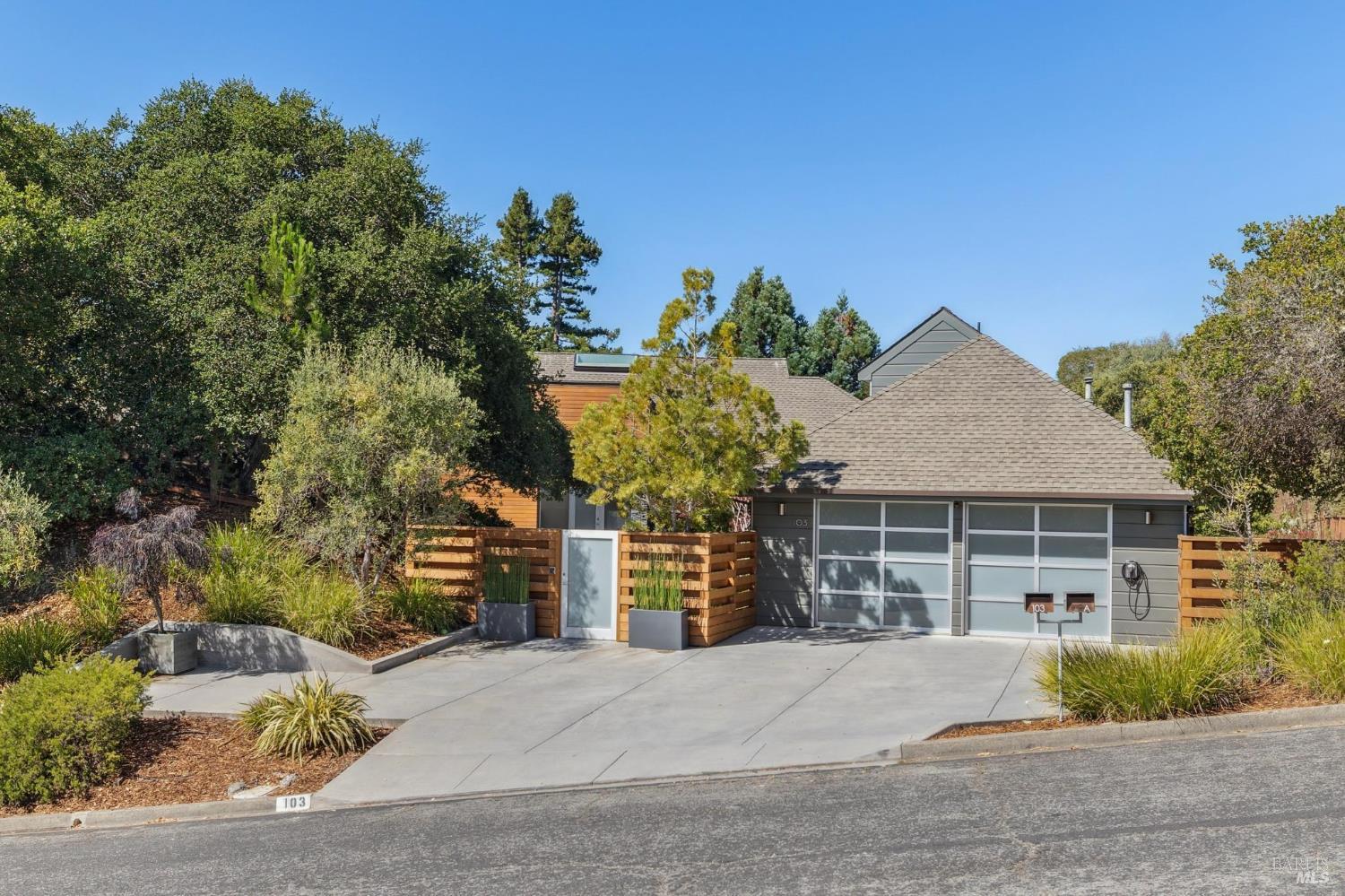 Detail Gallery Image 2 of 80 For 103 Reed Ranch Rd, Belvedere Tiburon,  CA 94920 - 4 Beds | 4 Baths