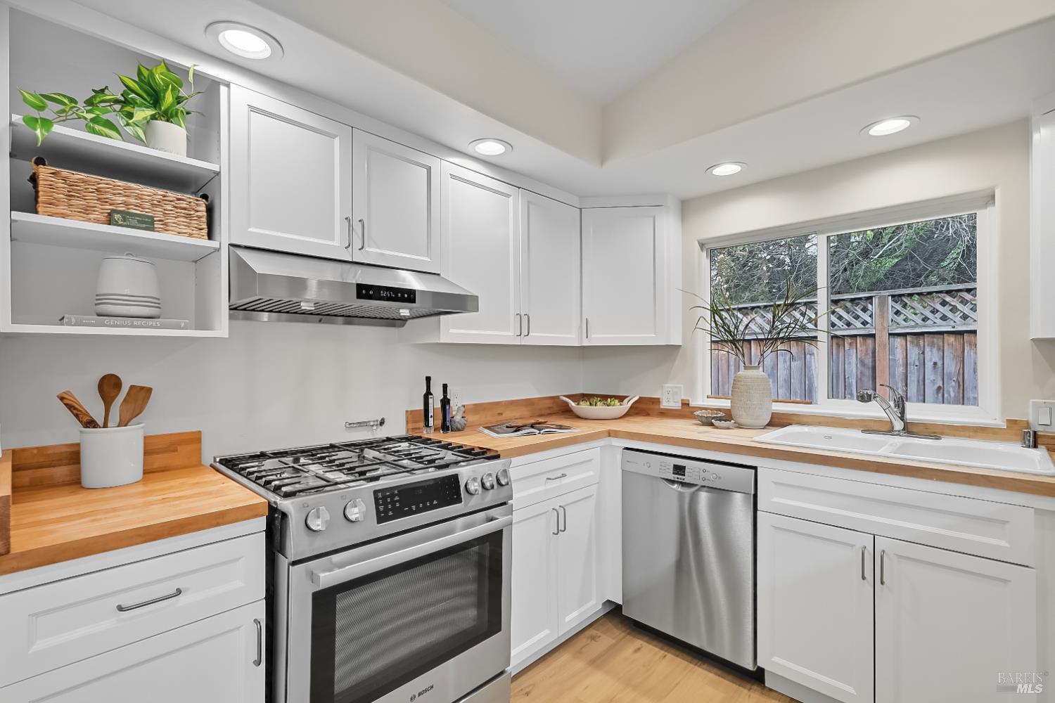 Detail Gallery Image 19 of 49 For 239 Valparaiso Ave, Cotati,  CA 94931 - 3 Beds | 2 Baths