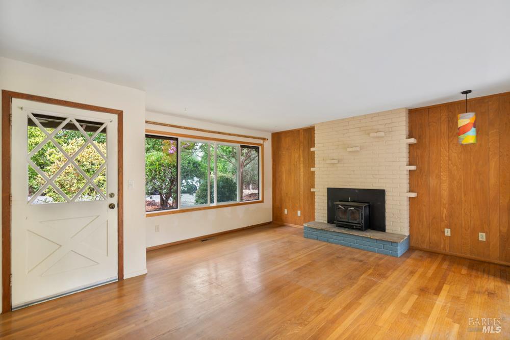 Detail Gallery Image 5 of 53 For 5152 Mcfarlane Rd, Sebastopol,  CA 95472 - 3 Beds | 1 Baths