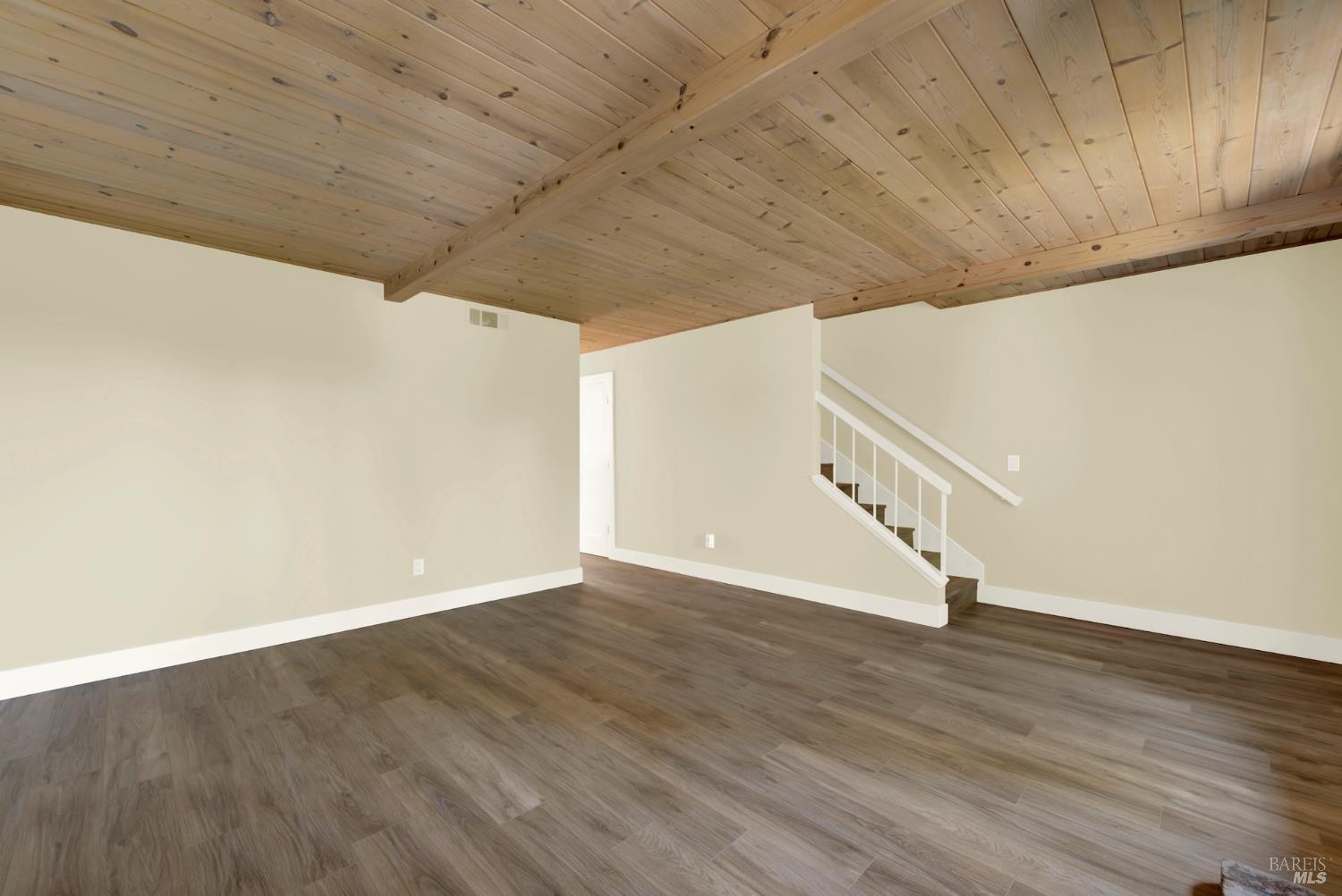 Detail Gallery Image 14 of 71 For 2009 Hawthorne Ter, Novato,  CA 94945 - 2 Beds | 1/1 Baths