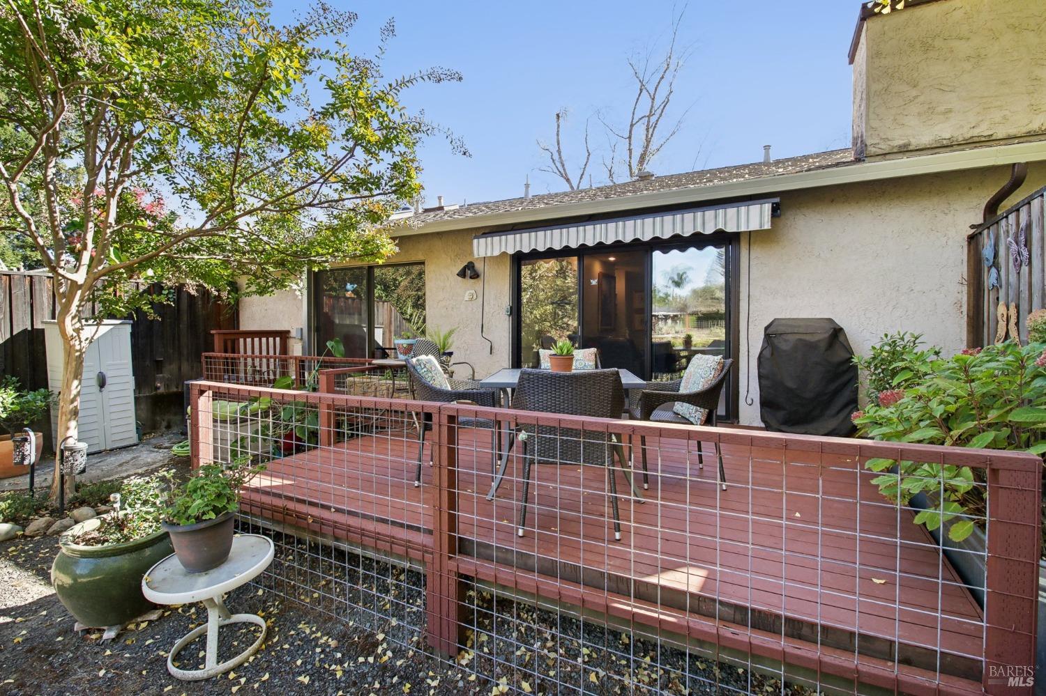 Detail Gallery Image 25 of 34 For 1240 Peppertree Cir, Saint Helena,  CA 94574 - 2 Beds | 2 Baths