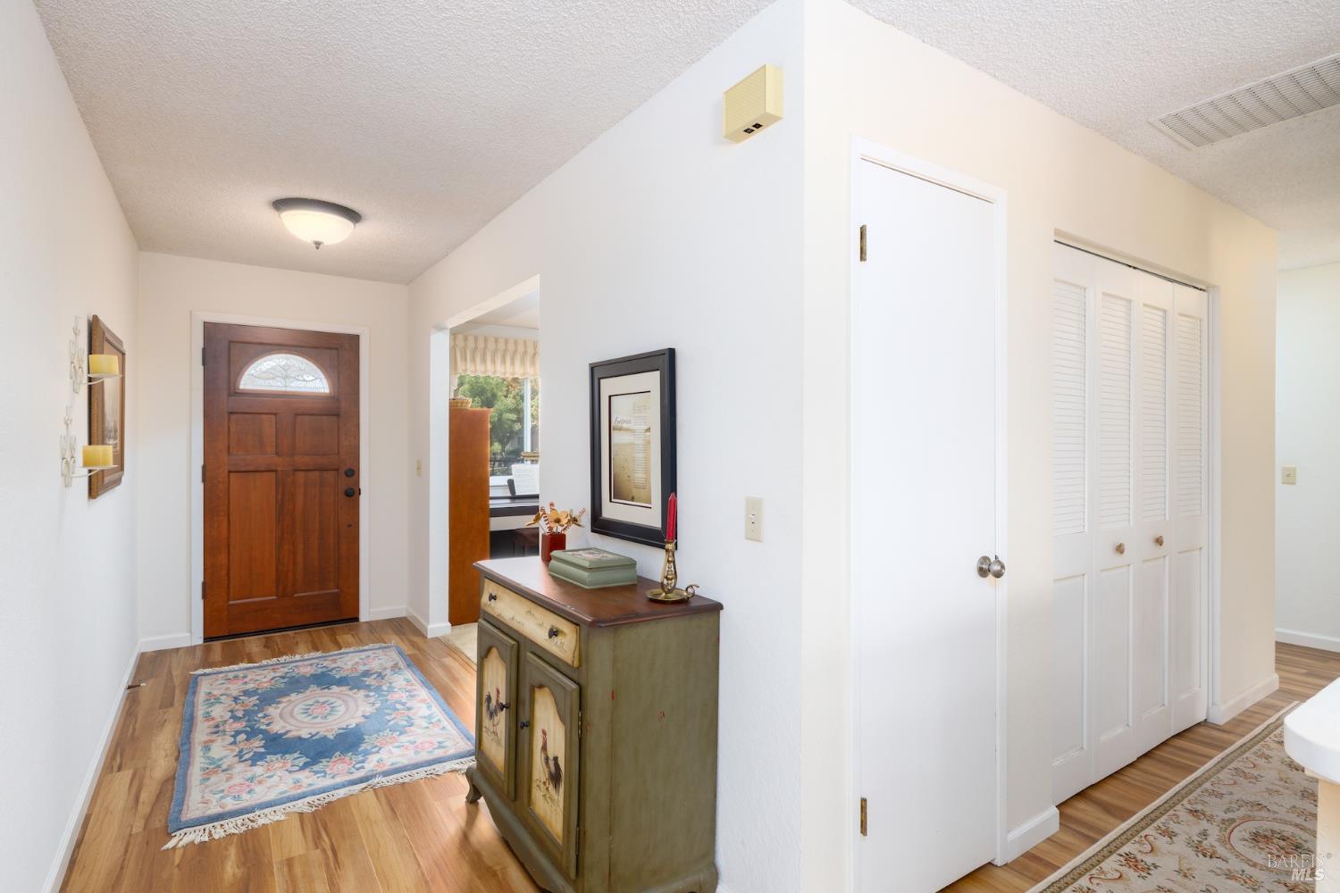 Detail Gallery Image 3 of 27 For 5518 Marit Dr, Santa Rosa,  CA 95409 - 2 Beds | 2 Baths