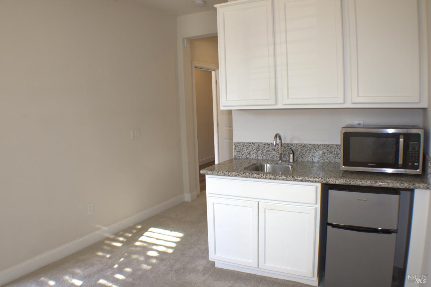 Detail Gallery Image 9 of 48 For 5020 King Pl, Rohnert Park,  CA 94928 - 5 Beds | 3 Baths