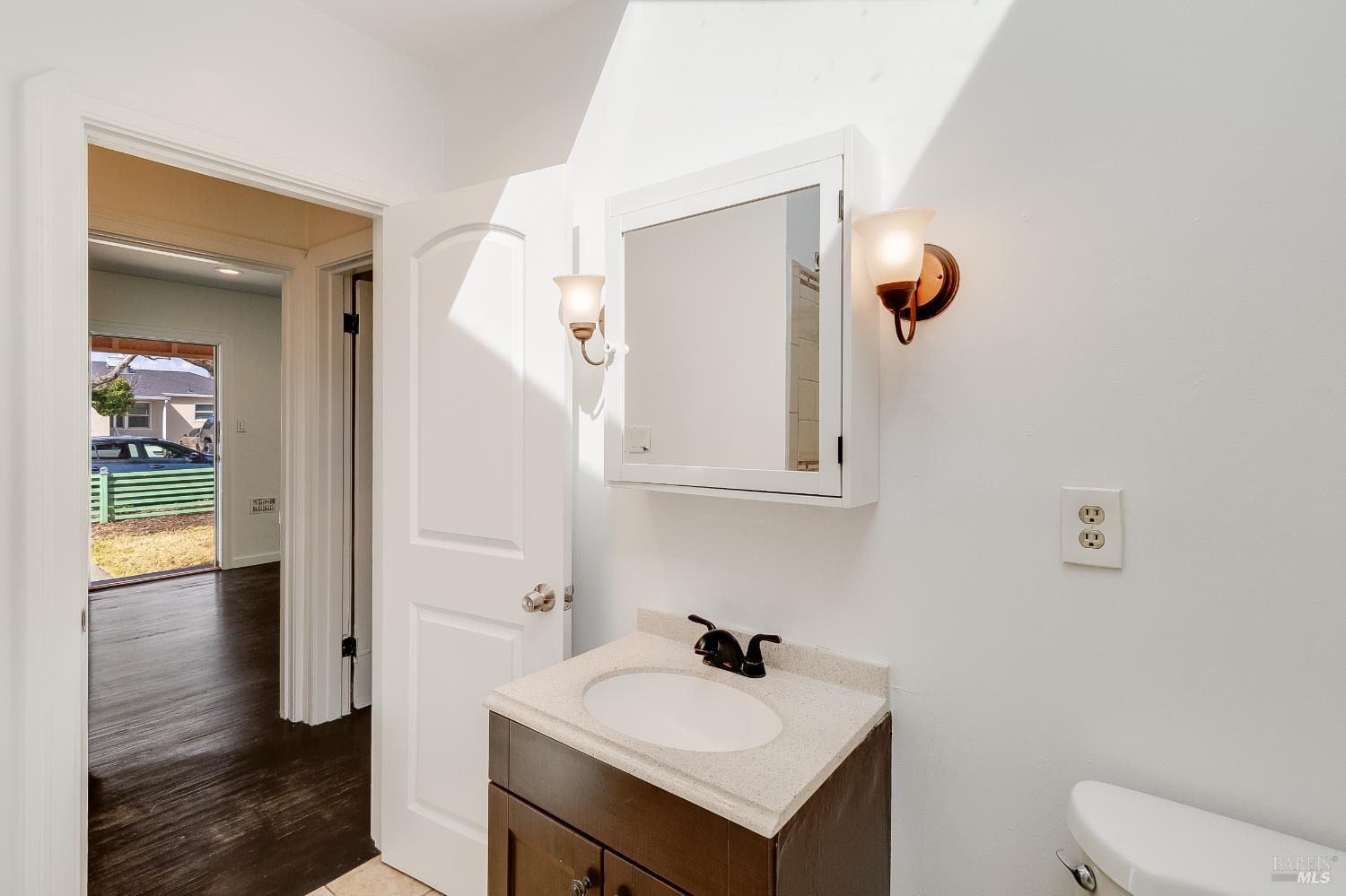 Detail Gallery Image 16 of 52 For 121 California St, Vallejo,  CA 94590 - 3 Beds | 1 Baths
