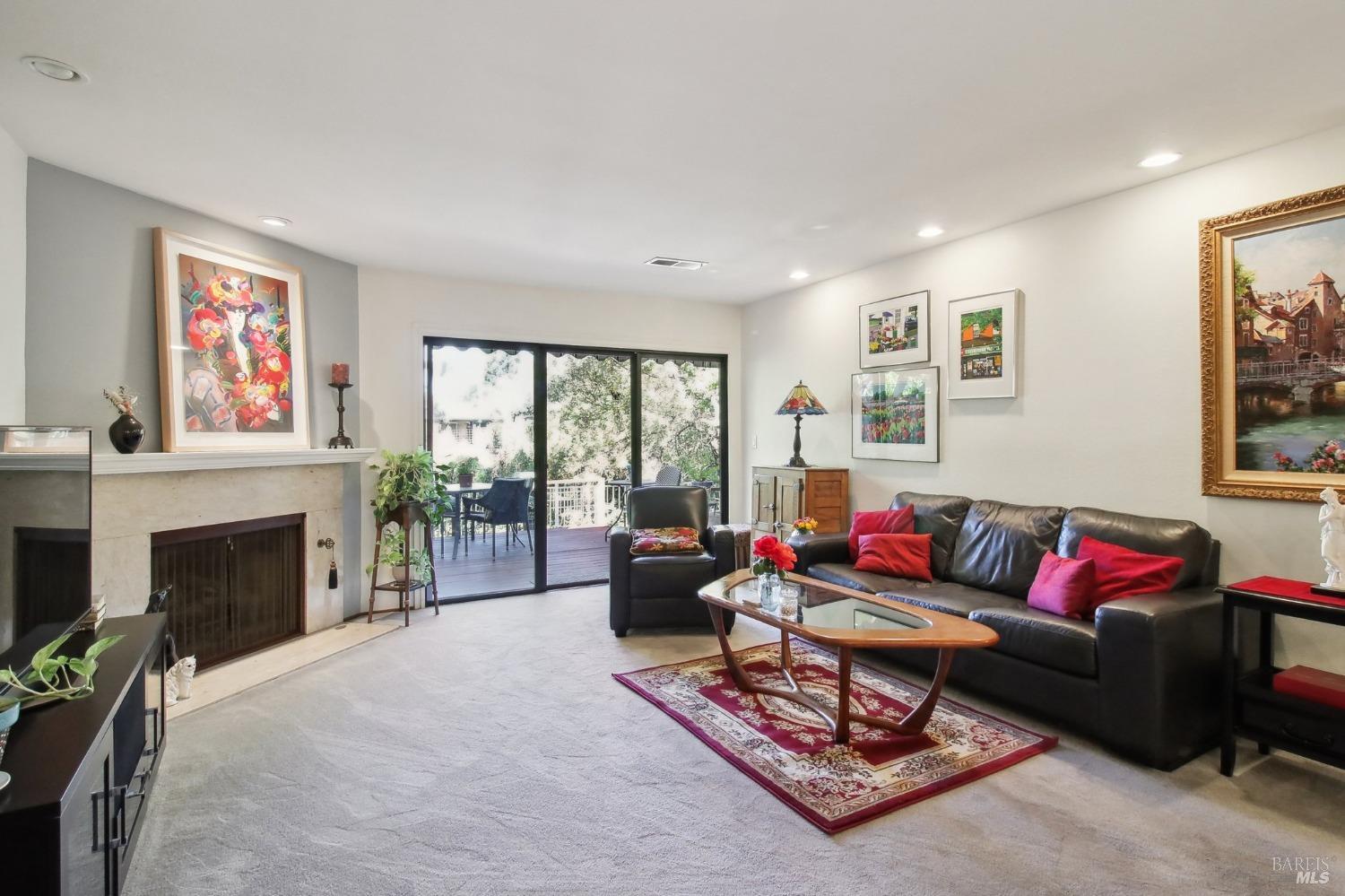 Detail Gallery Image 5 of 34 For 1240 Peppertree Cir, Saint Helena,  CA 94574 - 2 Beds | 2 Baths