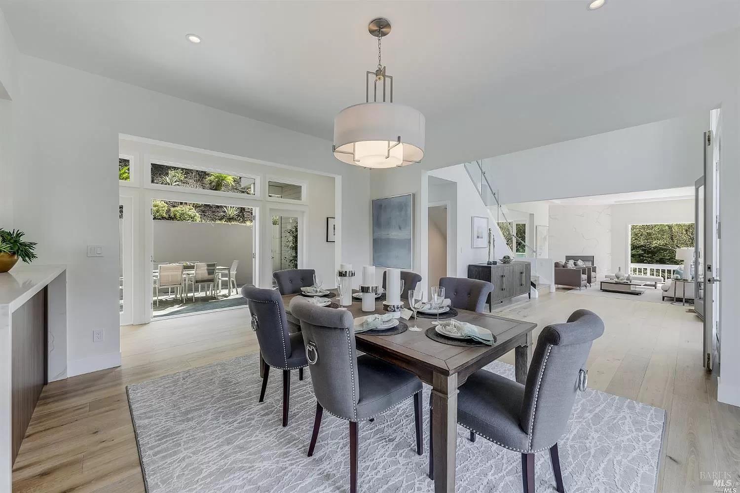 Detail Gallery Image 14 of 50 For 216 Evergreen Dr, Kentfield,  CA 94904 - 6 Beds | 6/1 Baths