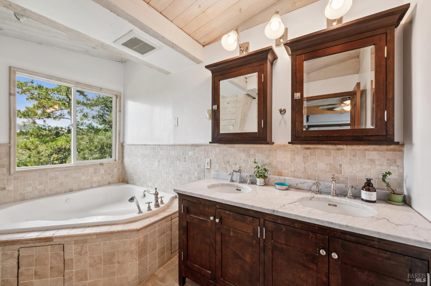 Detail Gallery Image 66 of 94 For 48 Los Pinos Spur Unkn, Nicasio,  CA 94946 - 7 Beds | 5 Baths