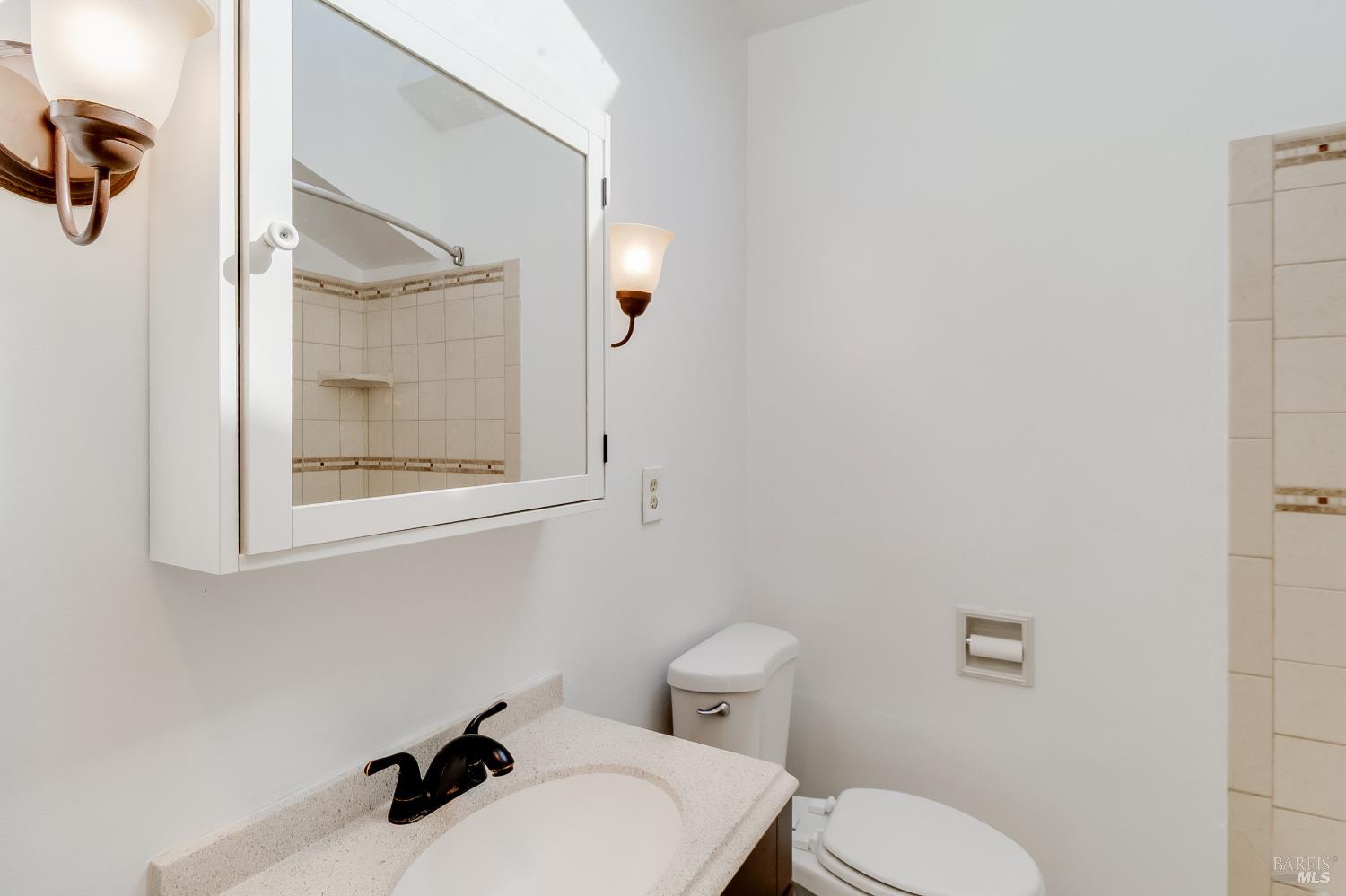 Detail Gallery Image 17 of 52 For 121 California St, Vallejo,  CA 94590 - 3 Beds | 1 Baths