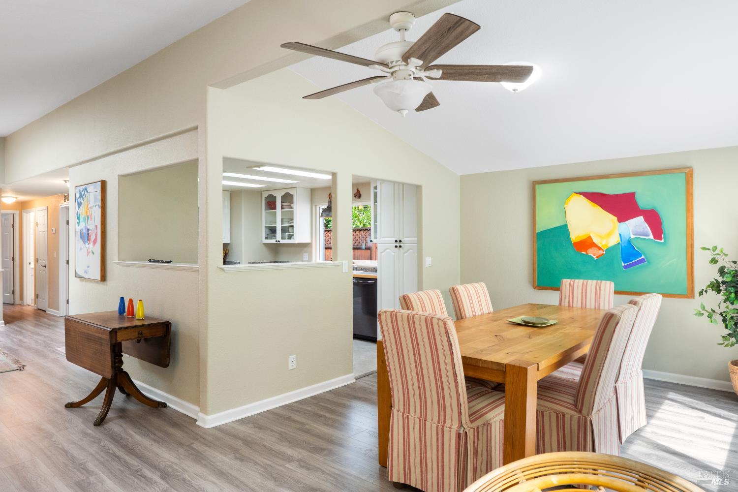 Detail Gallery Image 7 of 39 For 4 La Canada Ct, Saint Helena,  CA 94574 - 2 Beds | 2 Baths