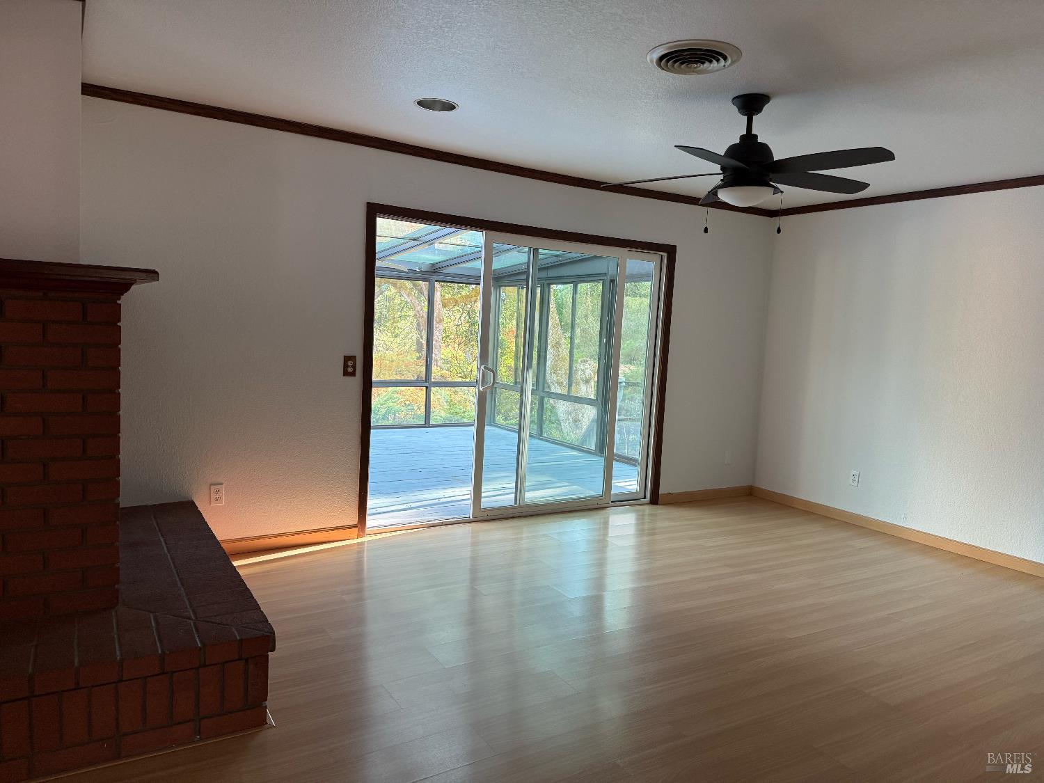 Detail Gallery Image 9 of 31 For 1461 Meadow Dr, Ukiah,  CA 95482 - 3 Beds | 1/1 Baths