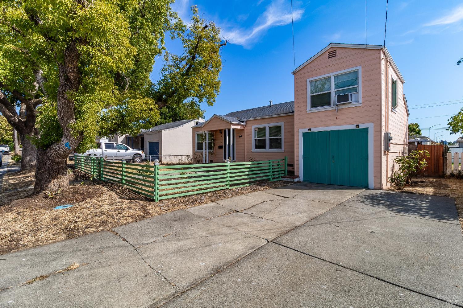 Detail Gallery Image 5 of 52 For 121 California St, Vallejo,  CA 94590 - 3 Beds | 1 Baths