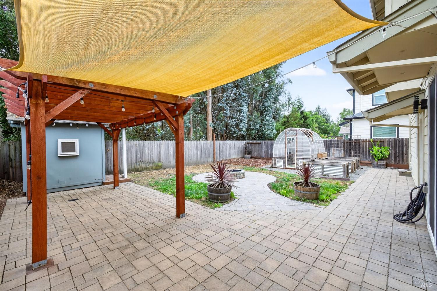 Detail Gallery Image 4 of 41 For 2110 Northfield Dr, Santa Rosa,  CA 95403 - 3 Beds | 2/1 Baths