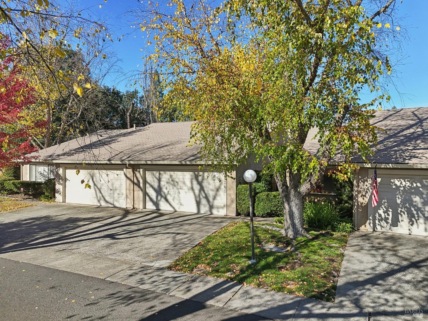 Detail Gallery Image 2 of 34 For 1240 Peppertree Cir, Saint Helena,  CA 94574 - 2 Beds | 2 Baths