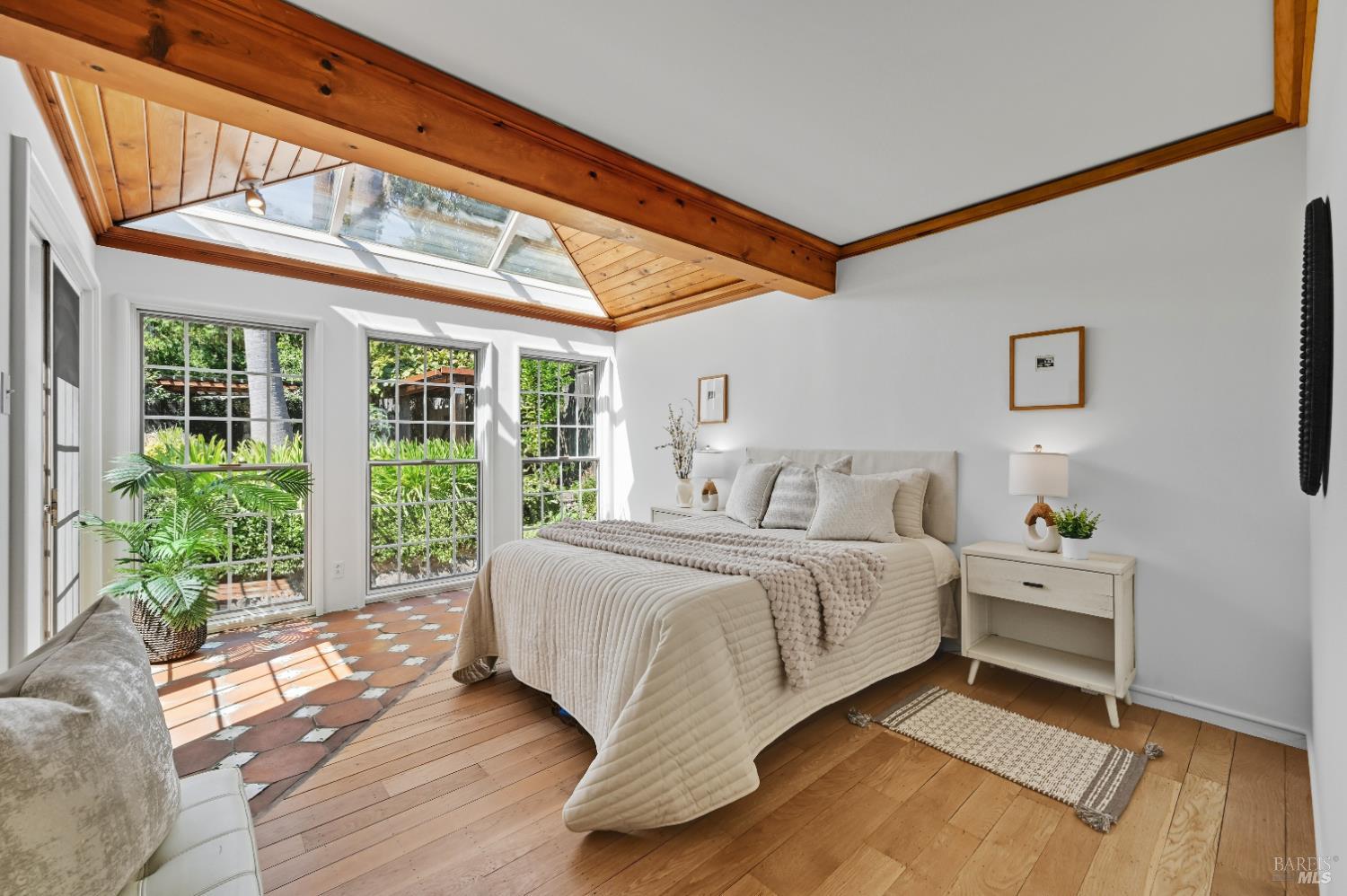 Detail Gallery Image 26 of 46 For 1 Hilldale Dr, San Anselmo,  CA 94960 - 4 Beds | 3 Baths