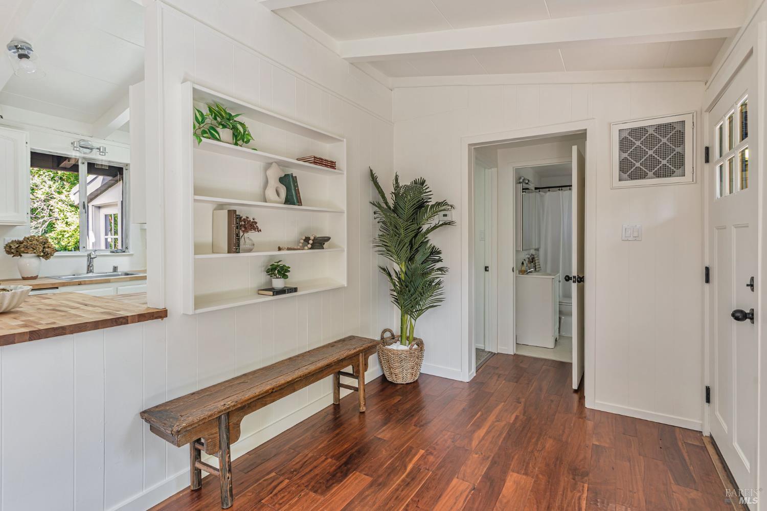 Detail Gallery Image 4 of 41 For 74 Creek Rd, Fairfax,  CA 94930 - 2 Beds | 1 Baths