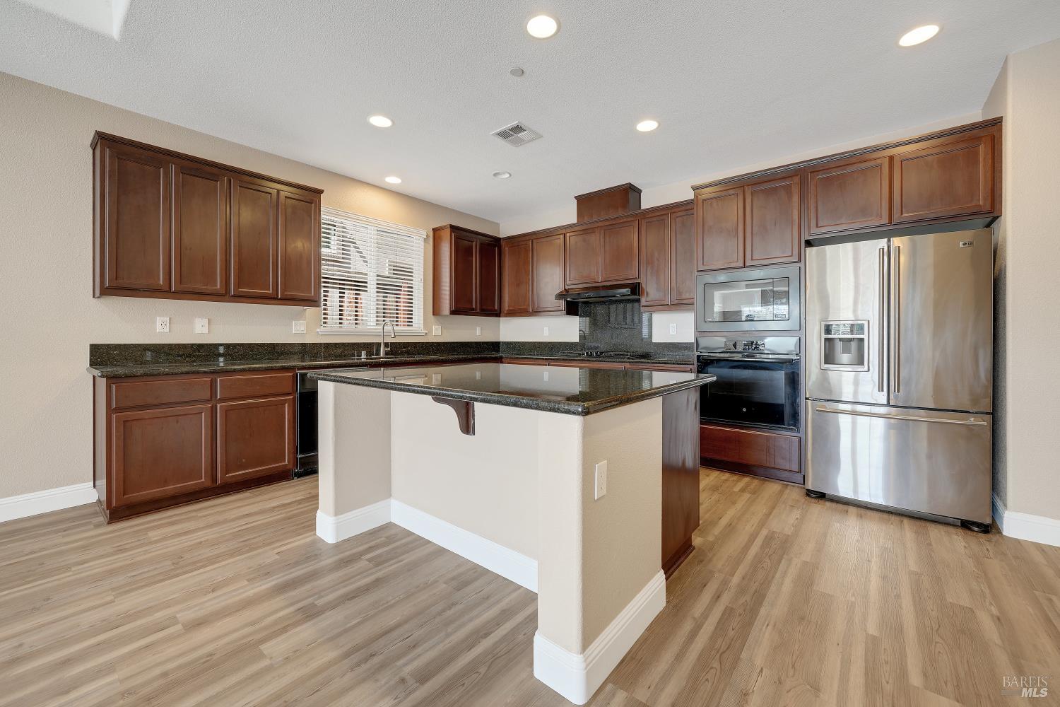 Detail Gallery Image 9 of 43 For 5360 Discovery Way, Fairfield,  CA 94533 - 4 Beds | 3 Baths