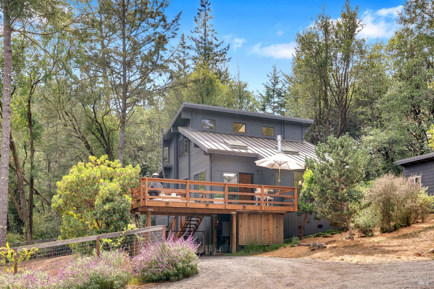 Detail Gallery Image 33 of 50 For 3020 Burnside Rd, Sebastopol,  CA 95472 - 2 Beds | 1 Baths