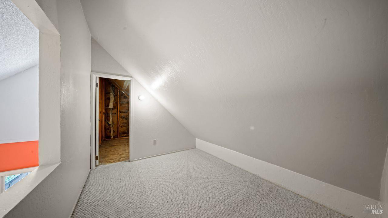 Detail Gallery Image 13 of 32 For 2520 Lakeview Dr, Santa Rosa,  CA 95405 - 3 Beds | 2 Baths