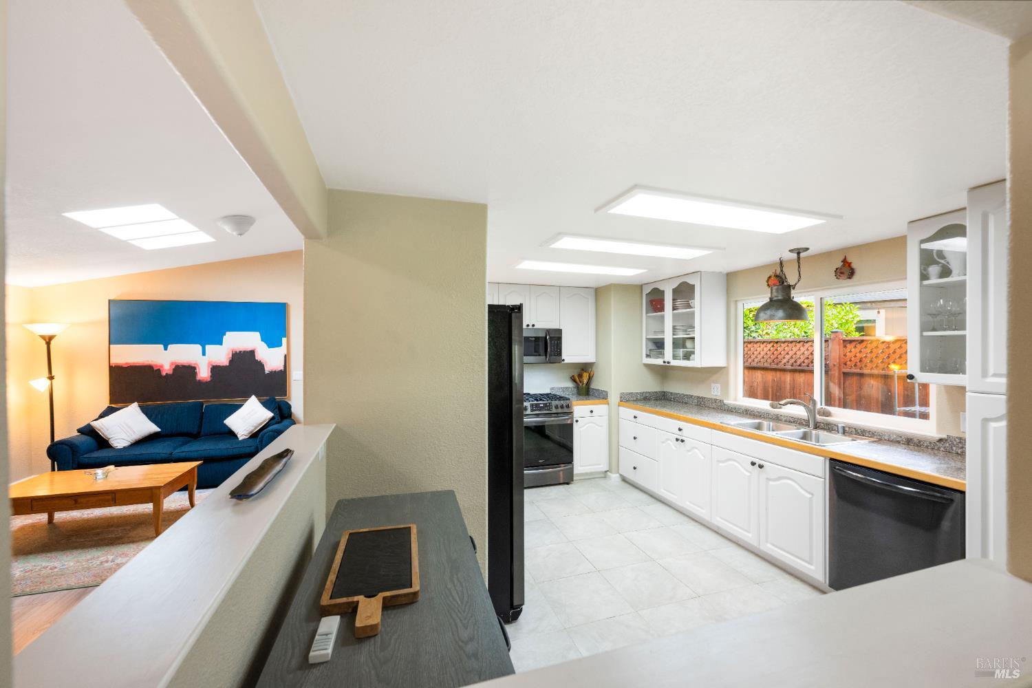 Detail Gallery Image 12 of 39 For 4 La Canada Ct, Saint Helena,  CA 94574 - 2 Beds | 2 Baths