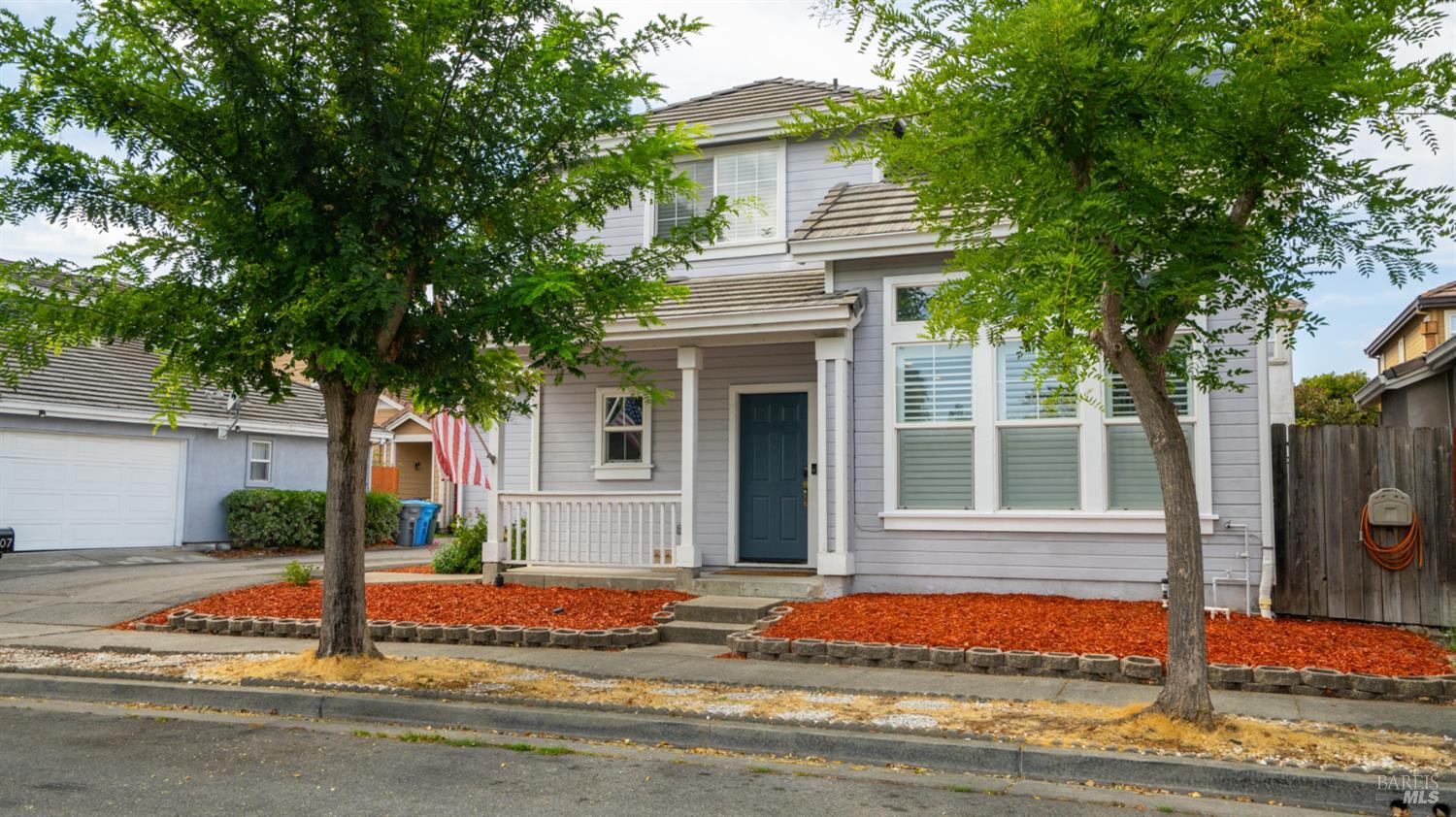Detail Gallery Image 3 of 36 For 1407 Woodside Cir, Petaluma,  CA 94954 - 3 Beds | 2/1 Baths