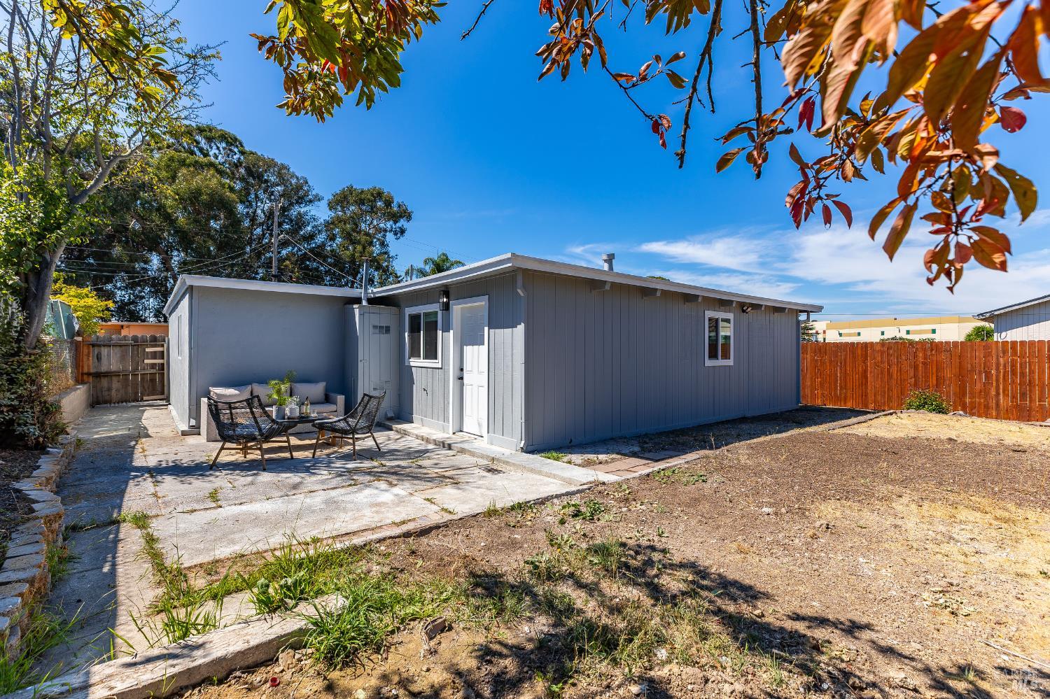 Detail Gallery Image 38 of 53 For 447 Christine Dr, San Pablo,  CA 94806 - 4 Beds | 2 Baths