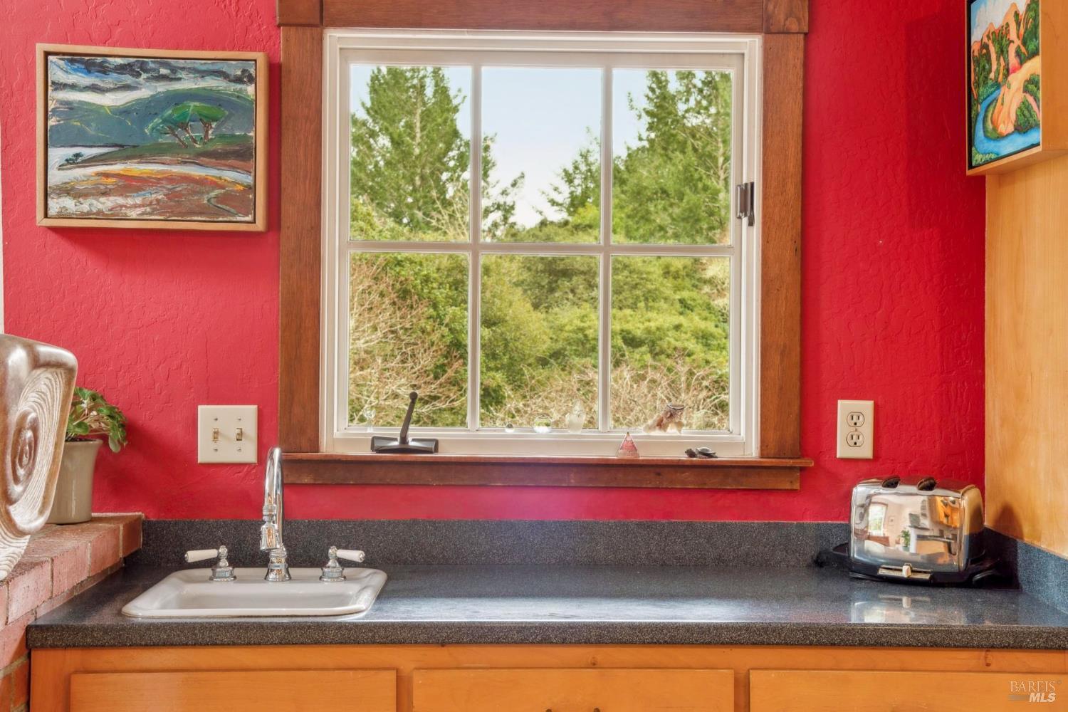 Detail Gallery Image 10 of 58 For 1369 Tilton Rd, Sebastopol,  CA 95472 - 2 Beds | 1 Baths