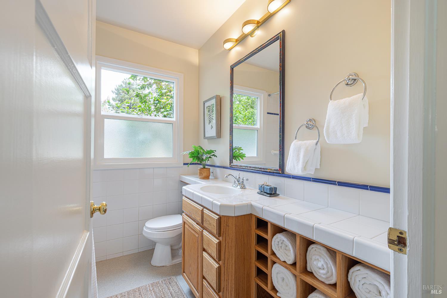 Detail Gallery Image 28 of 59 For 1716 King St, Santa Rosa,  CA 95404 - 2 Beds | 3 Baths