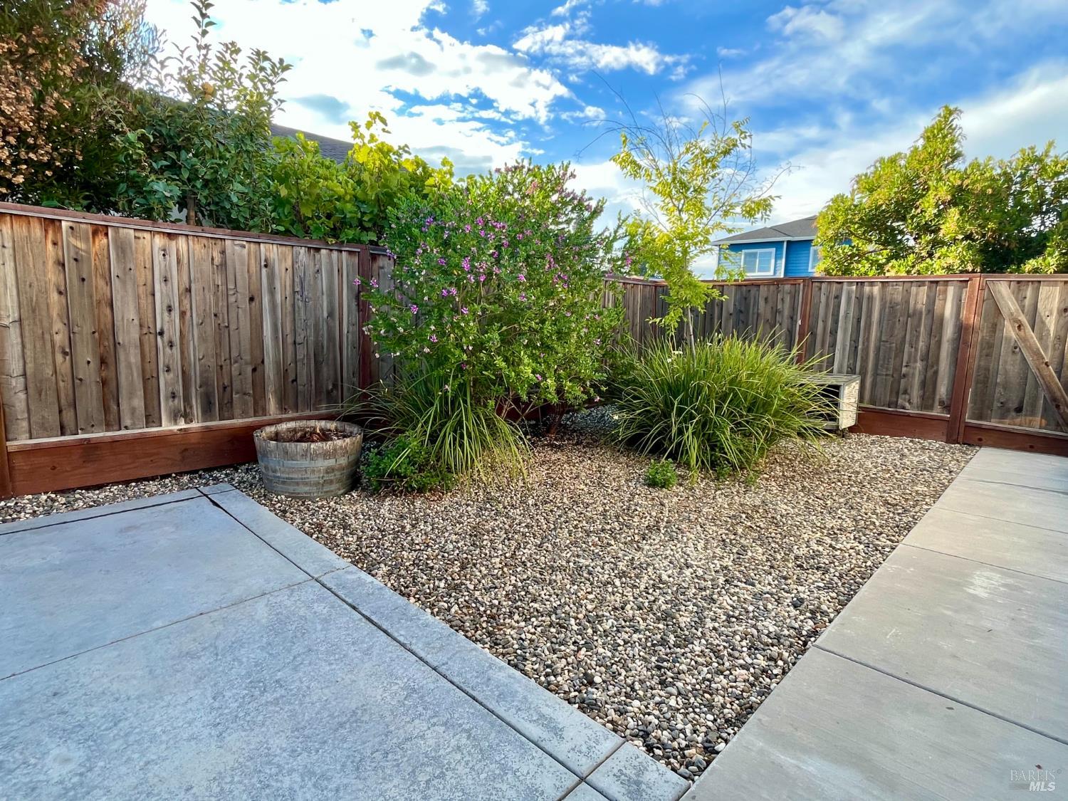 Detail Gallery Image 23 of 26 For 3701 Crestview Dr, Santa Rosa,  CA 95403 - 3 Beds | 2 Baths
