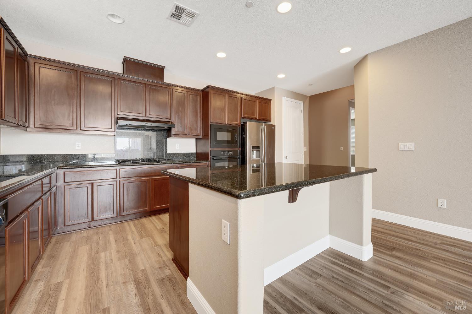 Detail Gallery Image 8 of 43 For 5360 Discovery Way, Fairfield,  CA 94533 - 4 Beds | 3 Baths