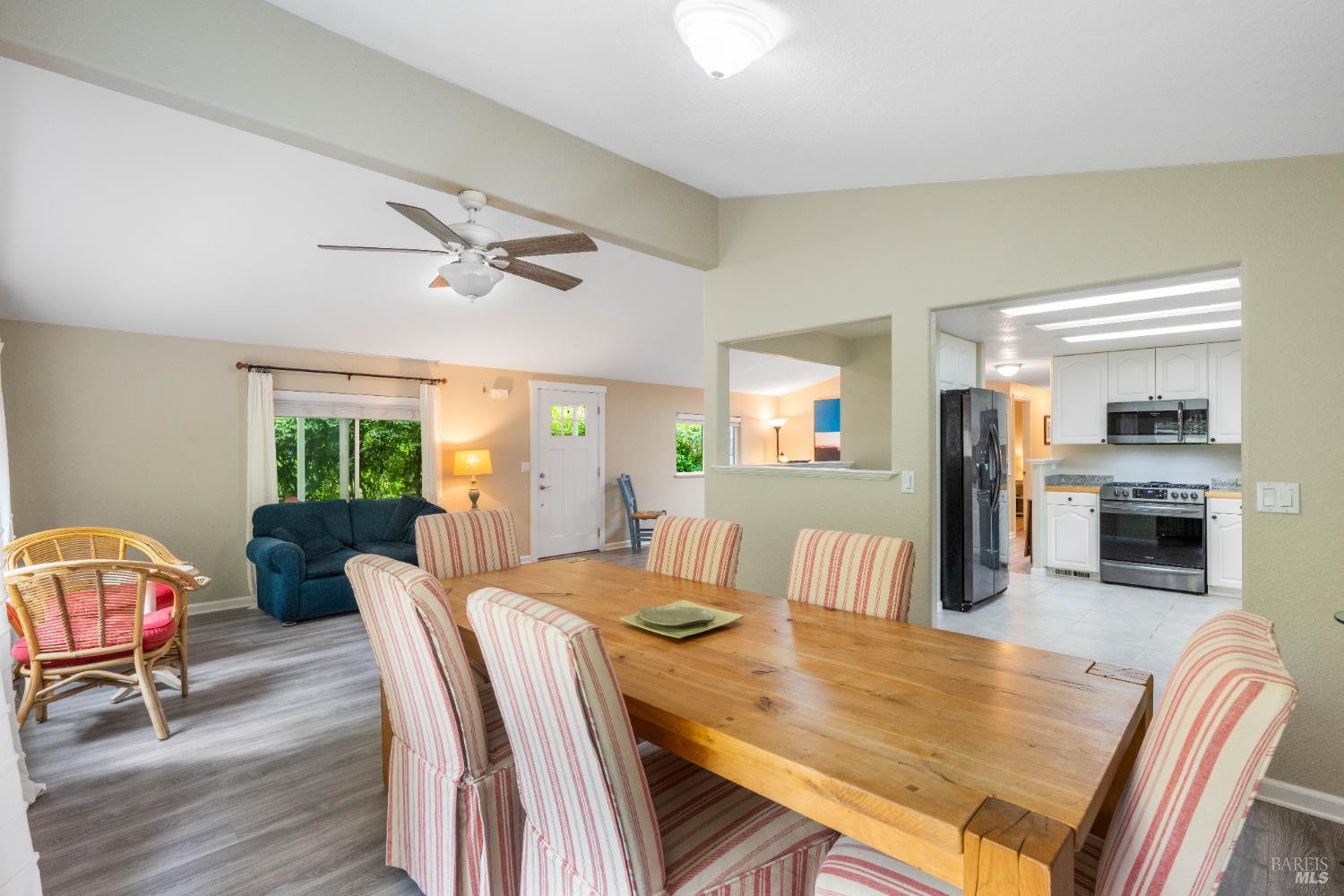 Detail Gallery Image 9 of 39 For 4 La Canada Ct, Saint Helena,  CA 94574 - 2 Beds | 2 Baths