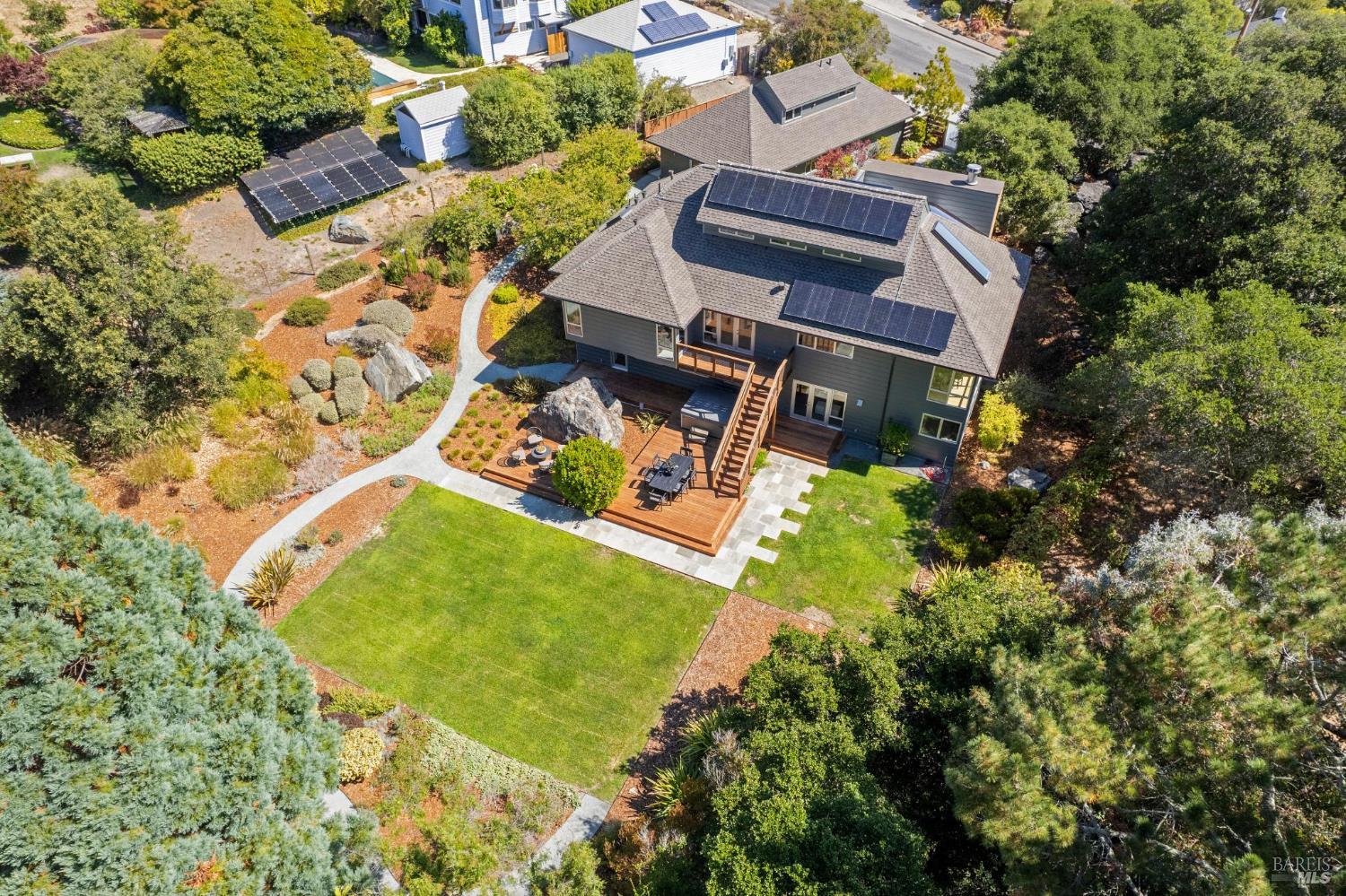 Detail Gallery Image 3 of 80 For 103 Reed Ranch Rd, Belvedere Tiburon,  CA 94920 - 4 Beds | 4 Baths