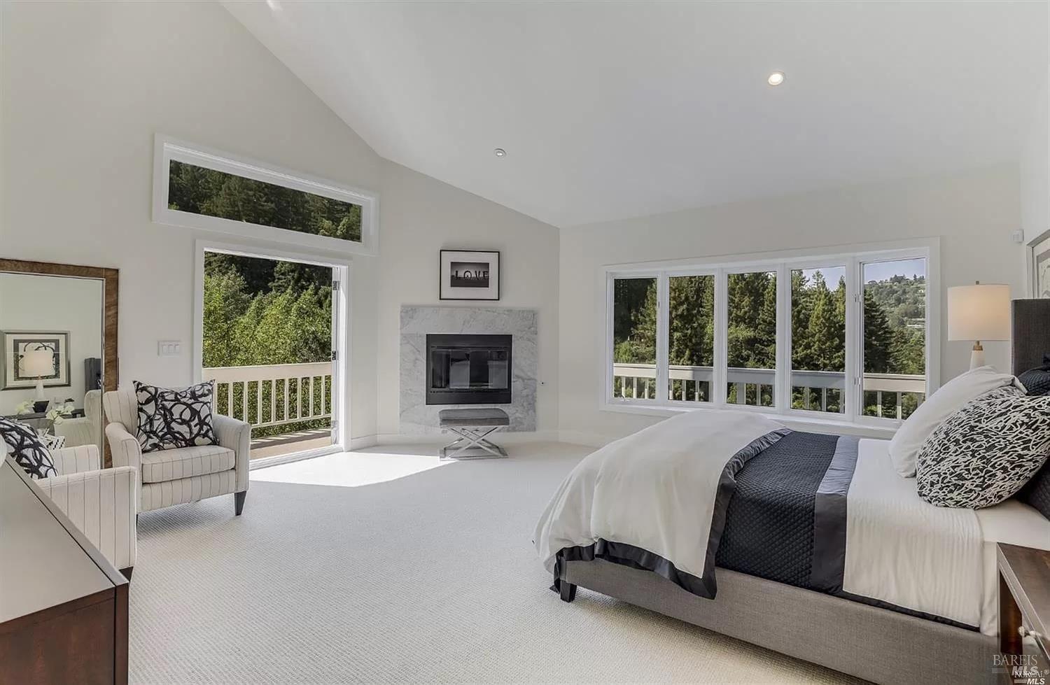 Detail Gallery Image 28 of 50 For 216 Evergreen Dr, Kentfield,  CA 94904 - 6 Beds | 6/1 Baths