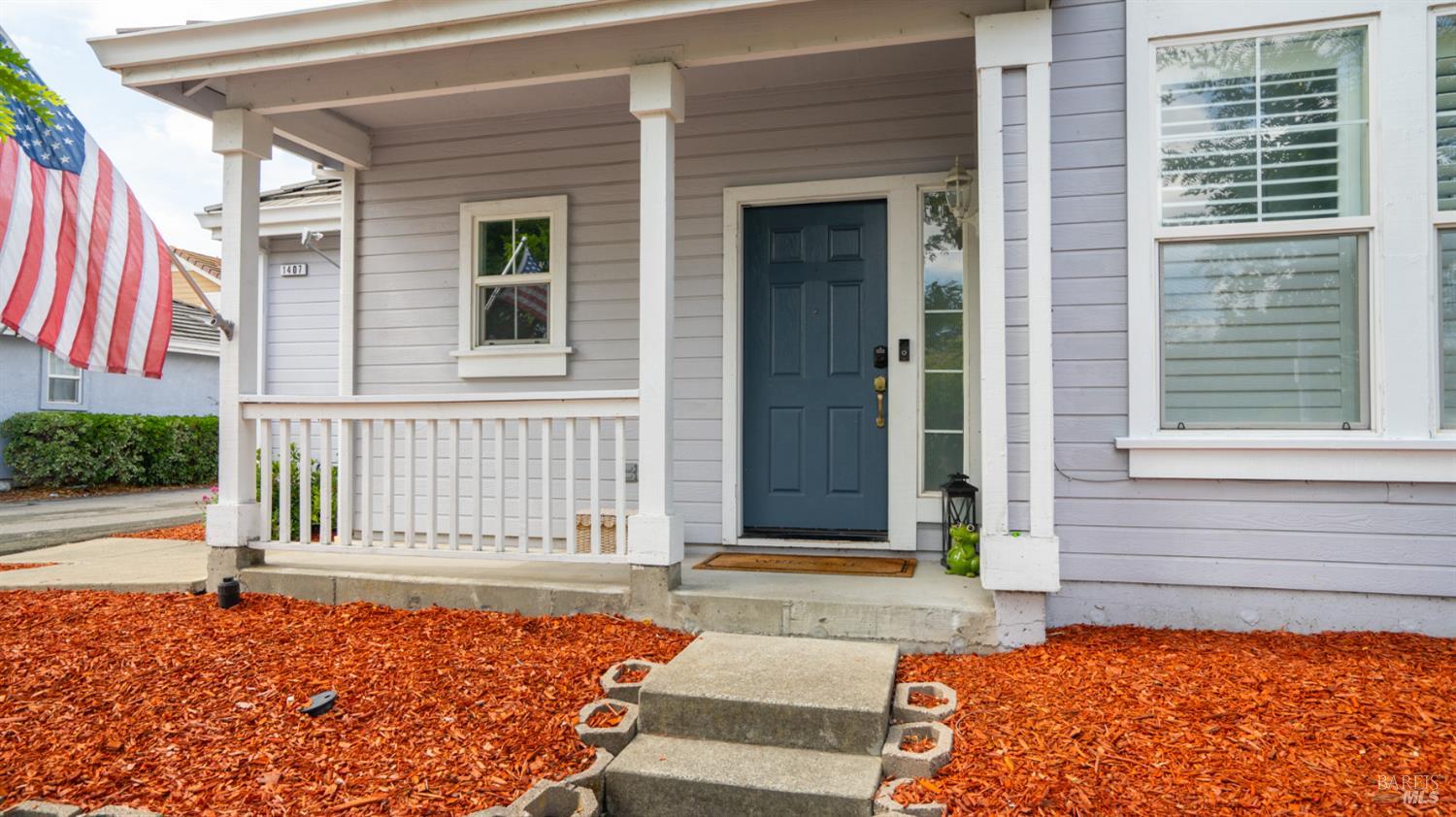 Detail Gallery Image 5 of 36 For 1407 Woodside Cir, Petaluma,  CA 94954 - 3 Beds | 2/1 Baths