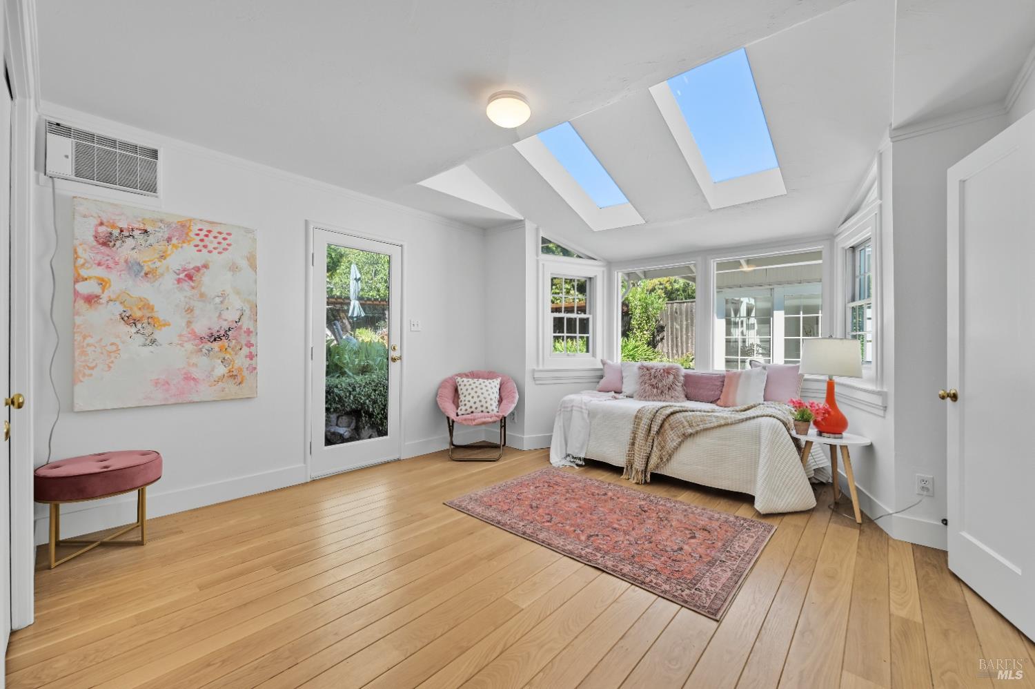 Detail Gallery Image 20 of 46 For 1 Hilldale Dr, San Anselmo,  CA 94960 - 4 Beds | 3 Baths