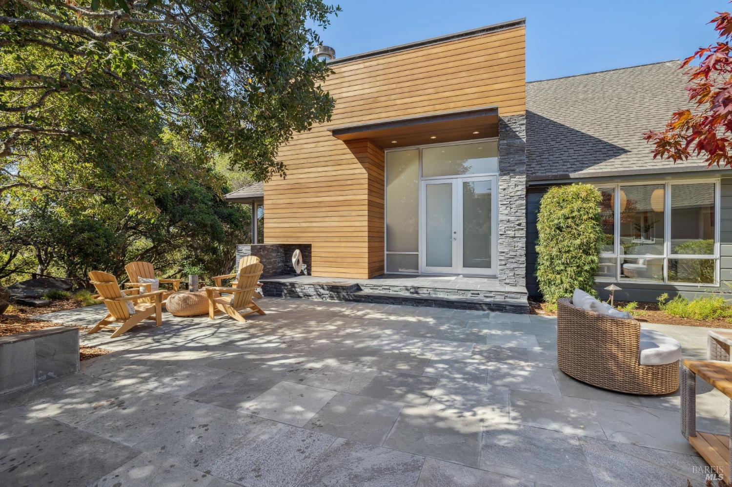 Detail Gallery Image 4 of 80 For 103 Reed Ranch Rd, Belvedere Tiburon,  CA 94920 - 4 Beds | 4 Baths