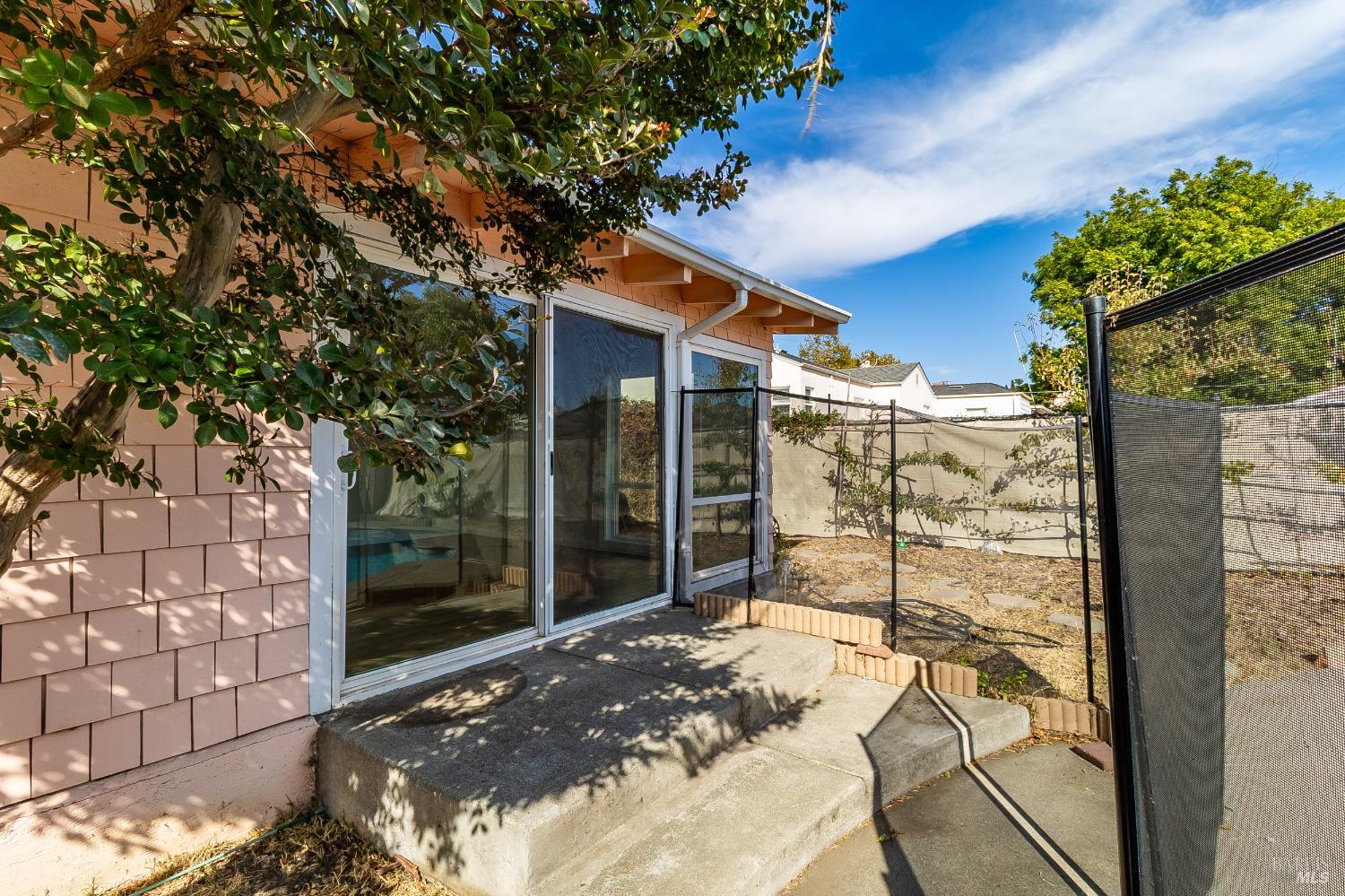 Detail Gallery Image 46 of 52 For 121 California St, Vallejo,  CA 94590 - 3 Beds | 1 Baths