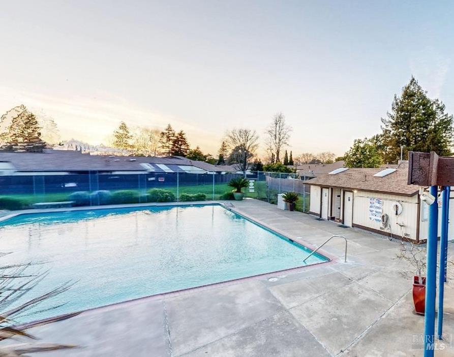 Detail Gallery Image 29 of 32 For 729 Rockwell Pl, Santa Rosa,  CA 95401 - 2 Beds | 1/1 Baths