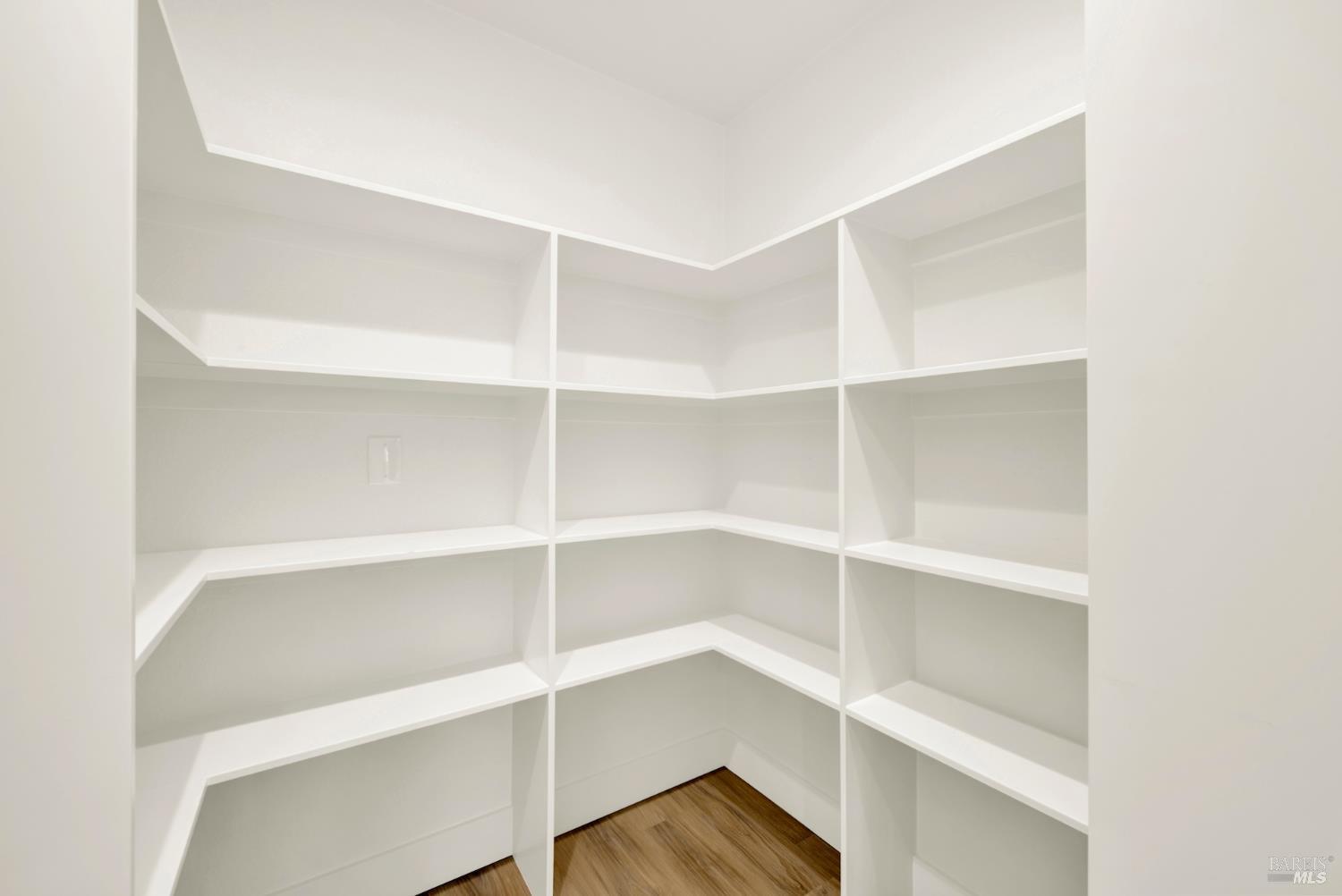 Detail Gallery Image 27 of 71 For 2009 Hawthorne Ter, Novato,  CA 94945 - 2 Beds | 1/1 Baths