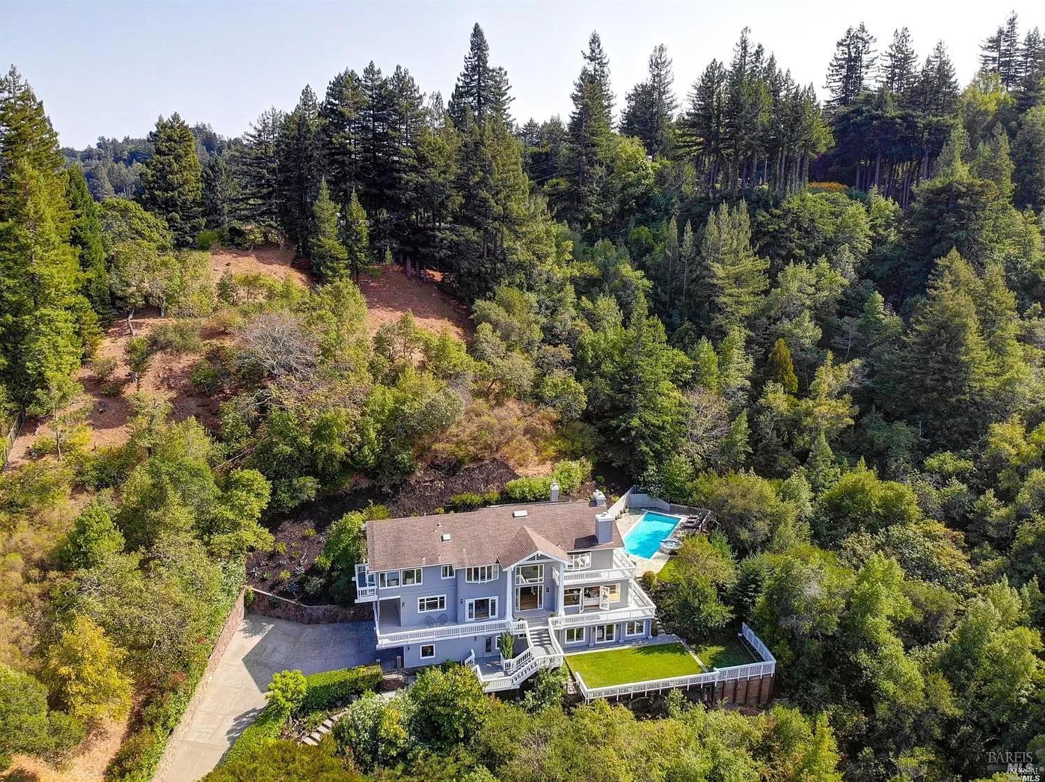 Detail Gallery Image 4 of 50 For 216 Evergreen Dr, Kentfield,  CA 94904 - 6 Beds | 6/1 Baths