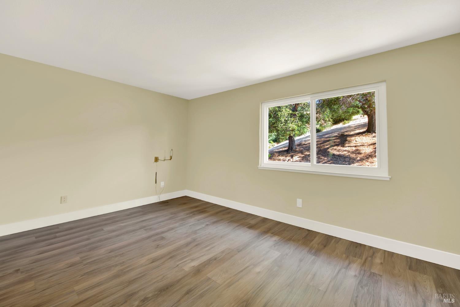 Detail Gallery Image 33 of 71 For 2009 Hawthorne Ter, Novato,  CA 94945 - 2 Beds | 1/1 Baths