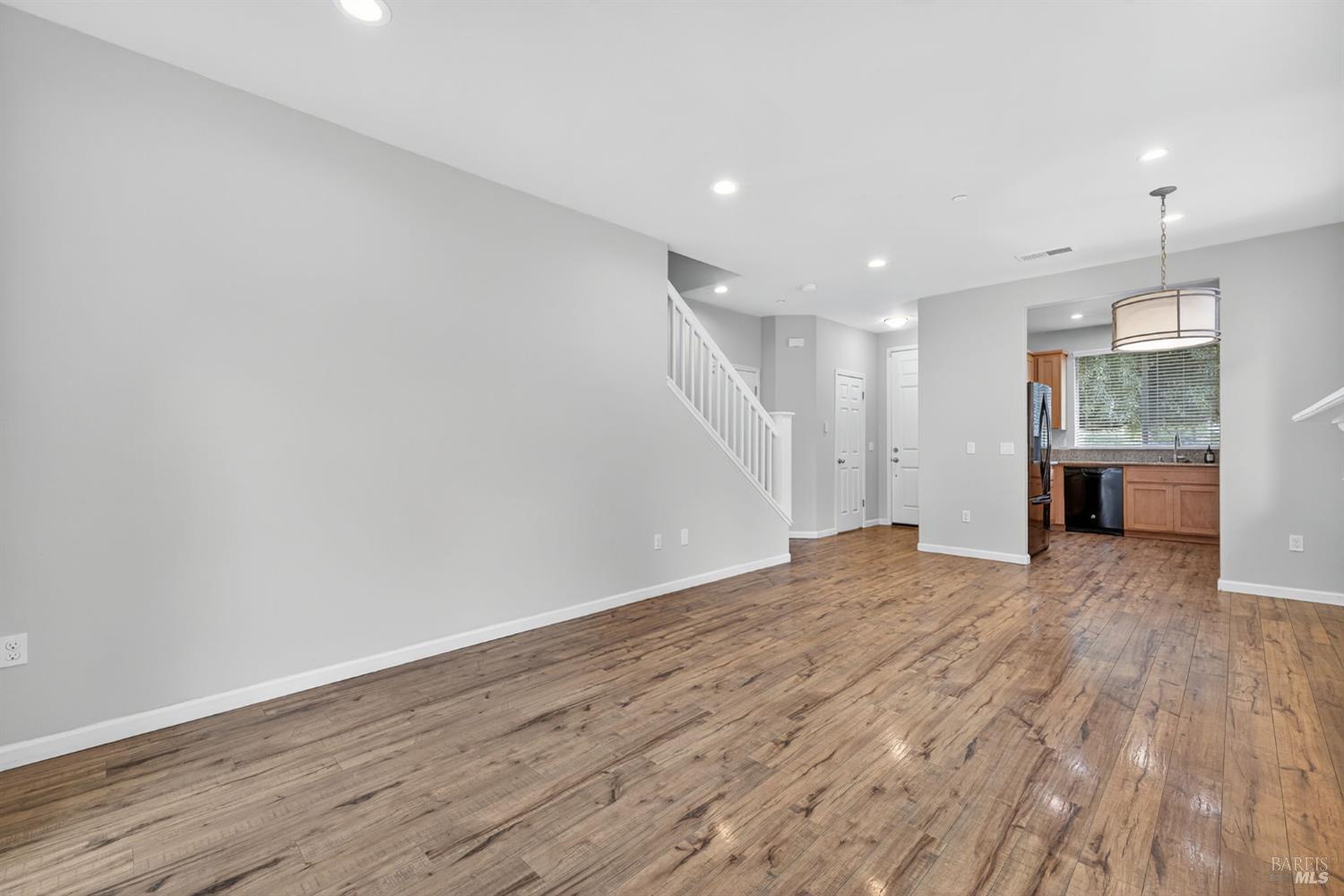 Detail Gallery Image 9 of 41 For 2110 Northfield Dr, Santa Rosa,  CA 95403 - 3 Beds | 2/1 Baths