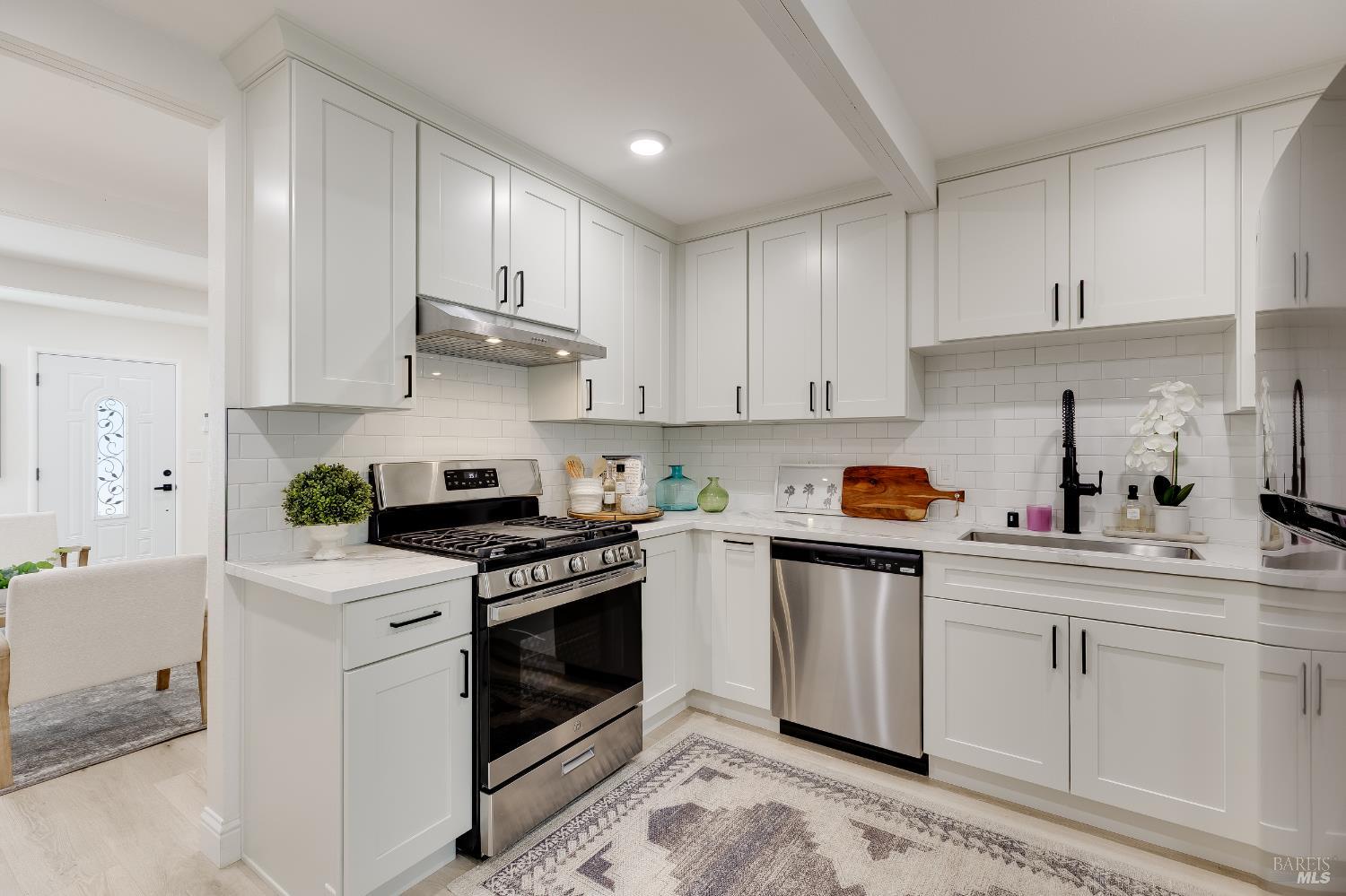 Detail Gallery Image 10 of 53 For 447 Christine Dr, San Pablo,  CA 94806 - 4 Beds | 2 Baths