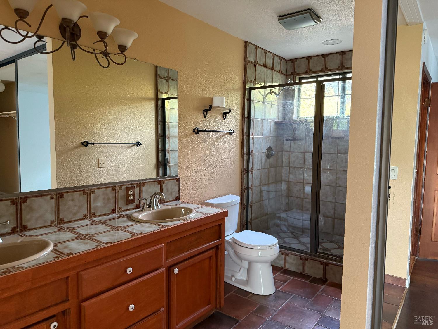 Detail Gallery Image 15 of 31 For 1461 Meadow Dr, Ukiah,  CA 95482 - 3 Beds | 1/1 Baths