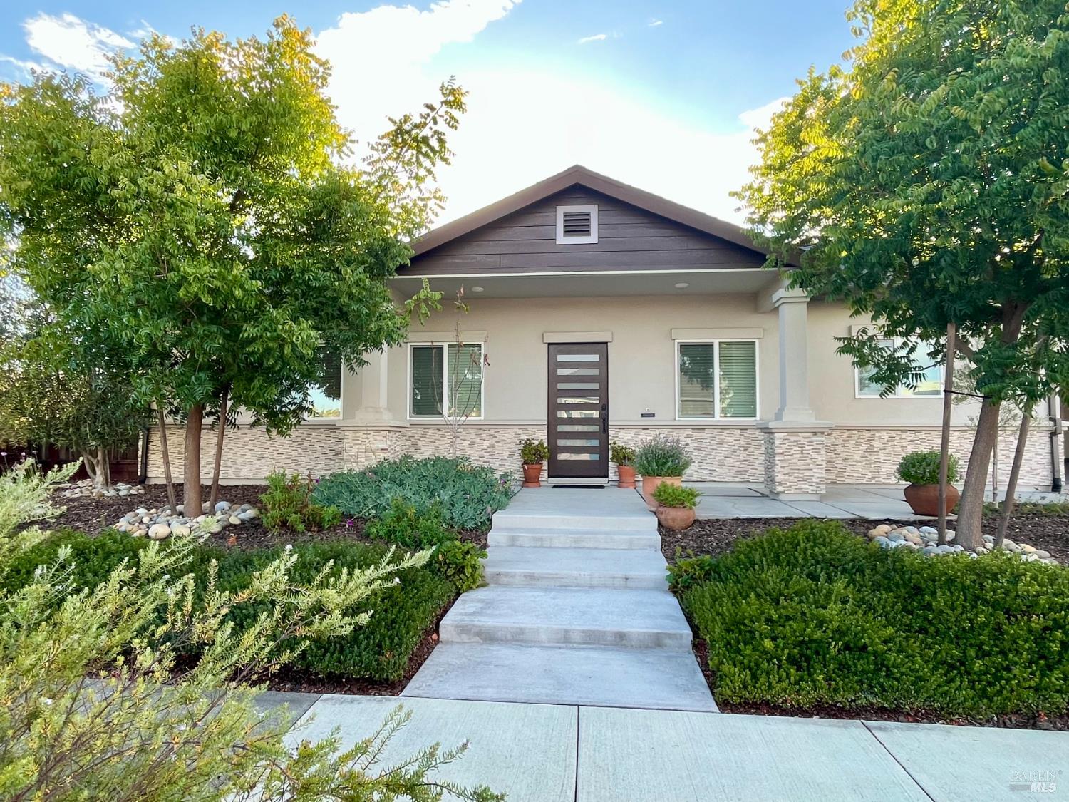 Detail Gallery Image 2 of 26 For 3701 Crestview Dr, Santa Rosa,  CA 95403 - 3 Beds | 2 Baths