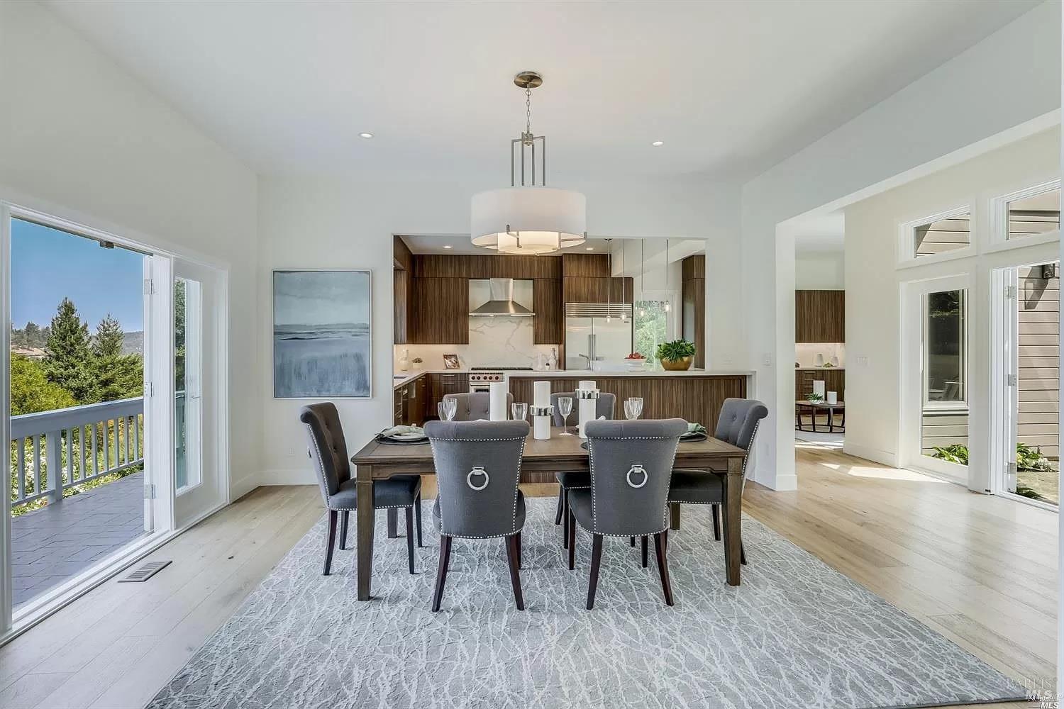 Detail Gallery Image 13 of 50 For 216 Evergreen Dr, Kentfield,  CA 94904 - 6 Beds | 6/1 Baths