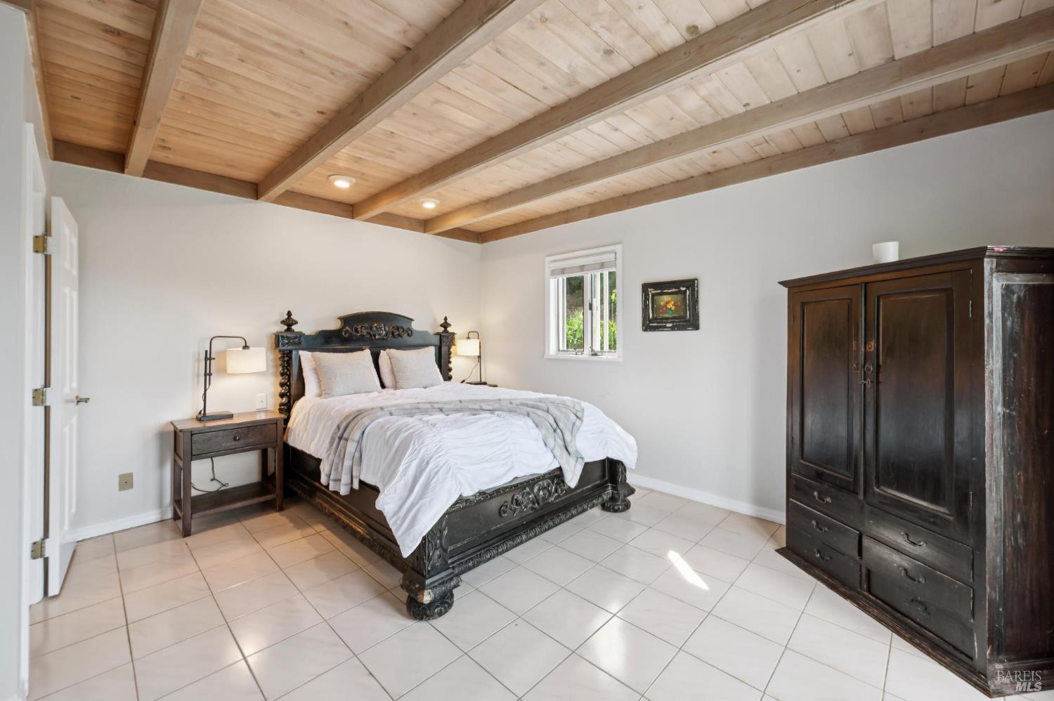 Detail Gallery Image 23 of 94 For 48 Los Pinos Spur Unkn, Nicasio,  CA 94946 - 7 Beds | 5 Baths