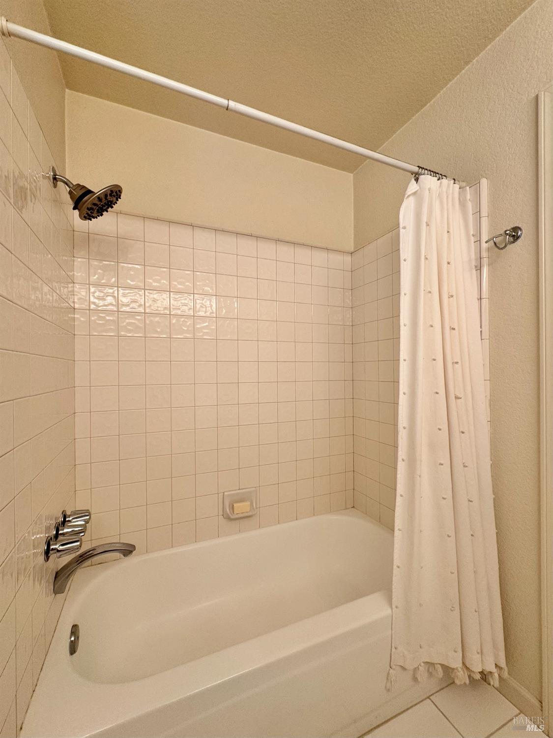 Detail Gallery Image 25 of 44 For 33 Cove Ct, Napa,  CA 94559 - 4 Beds | 2/1 Baths